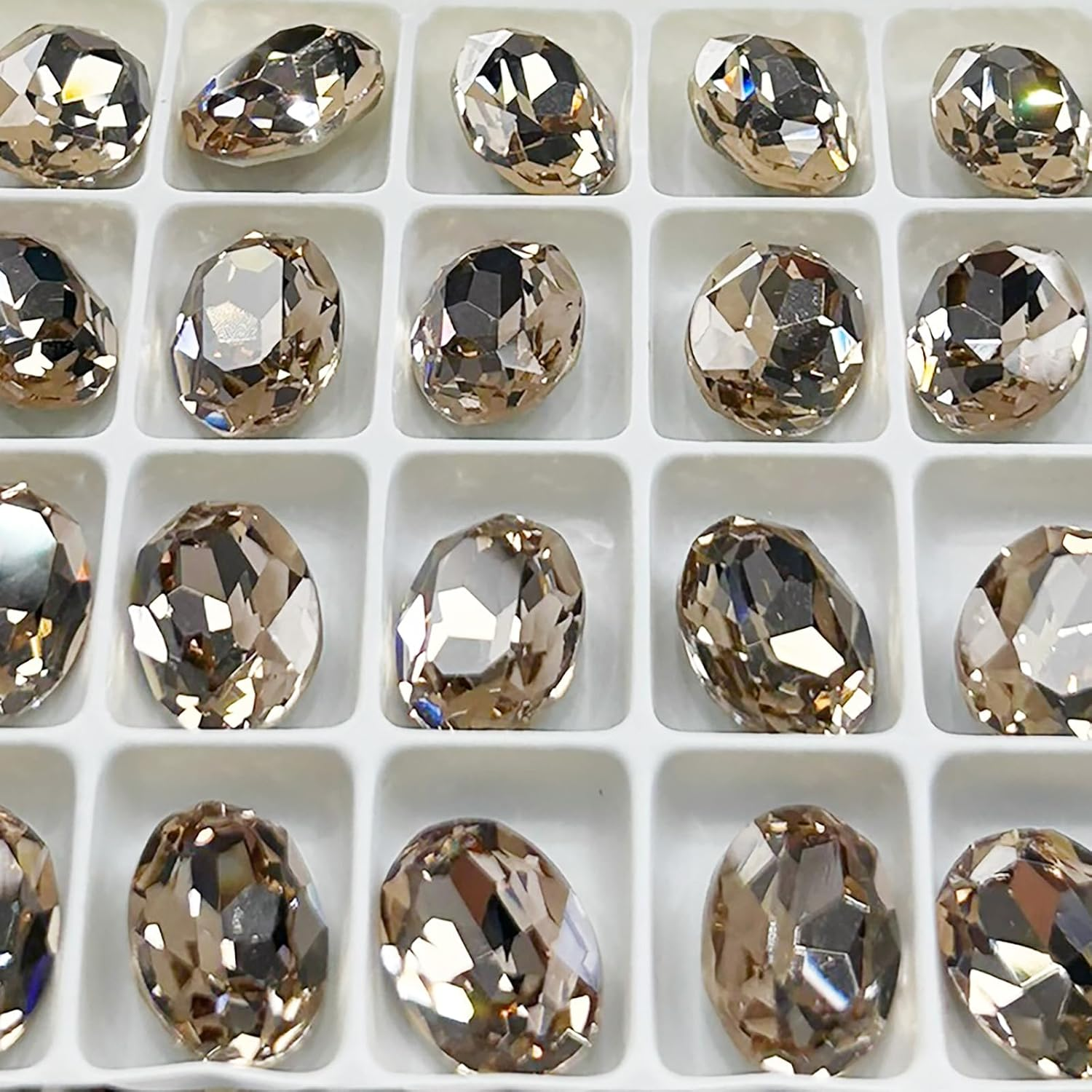 AURORA Crystal Oval-V Cut Silk image number 3