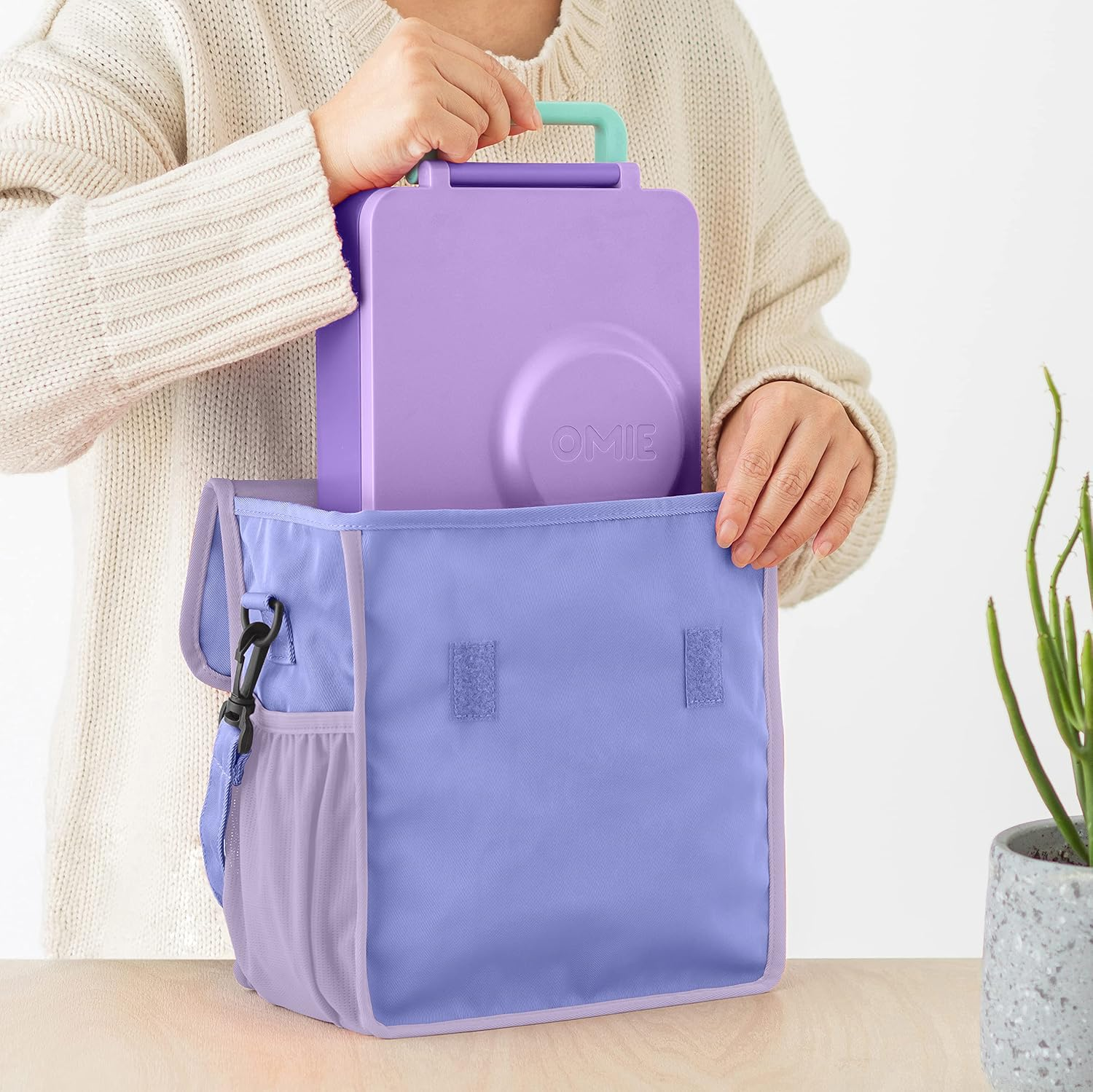 Omiebox Lunch Bag - Washable, Foldable, Durable, Waterresistant Fabric with Interior Pocket and External Bottle Holder image number 4
