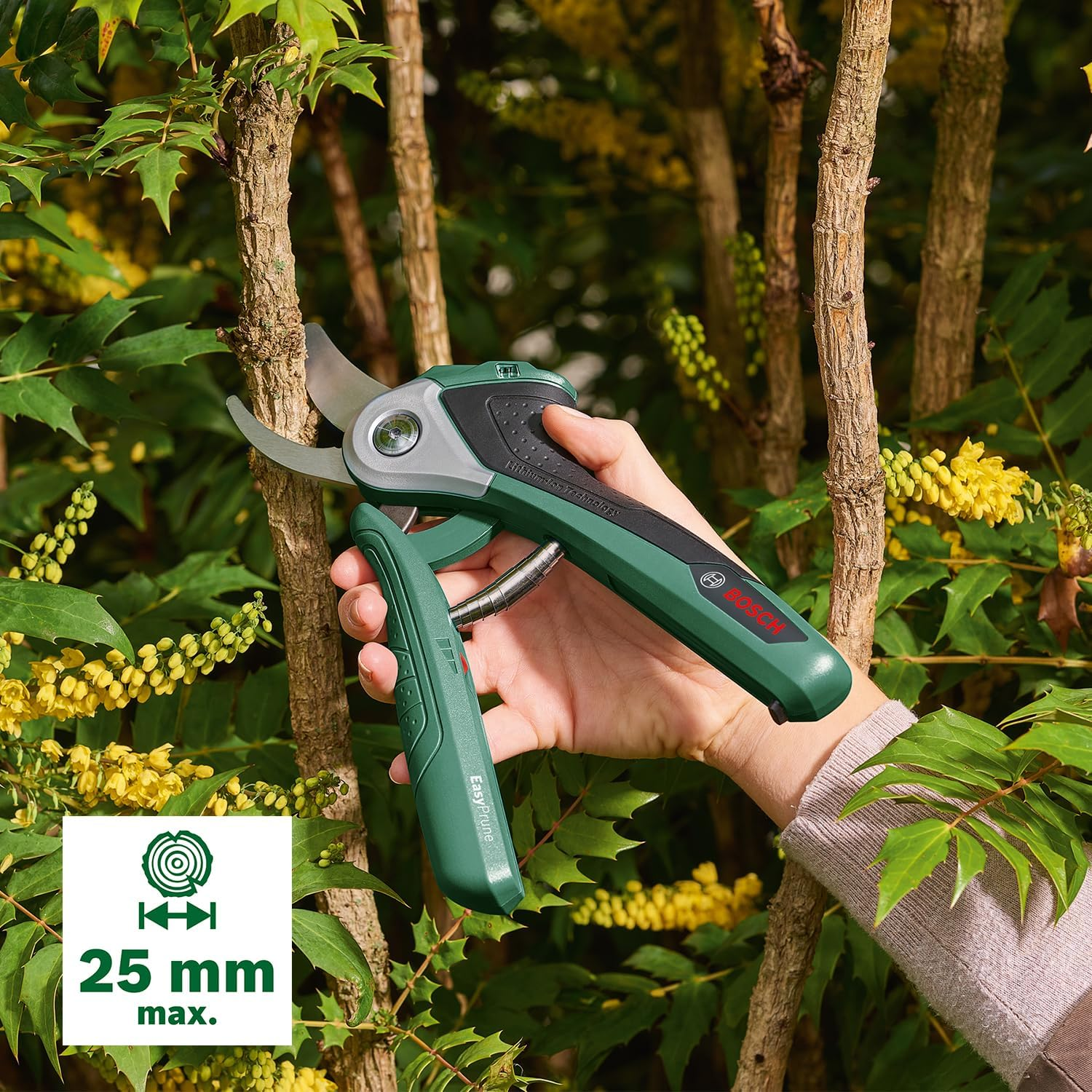 Bosch Home & Garden Bosch Cordless Garden Shear Set + Cordless Powered Secateurs (Integrated 3.6V, Micro USB) image number 2