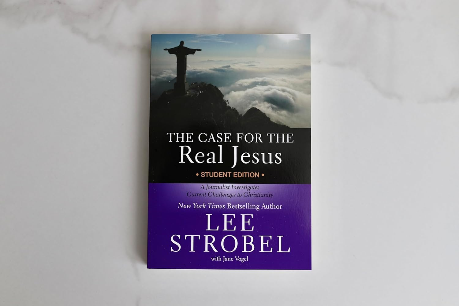 The Case for the Real Jesus Student Edition: a Journalist Investigates Current Challenges to Christianity image number 2