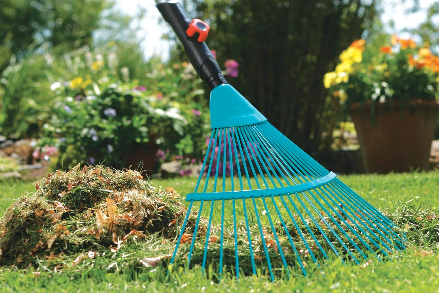 Gardena Combisystem Spring-Wire Rake image number 3