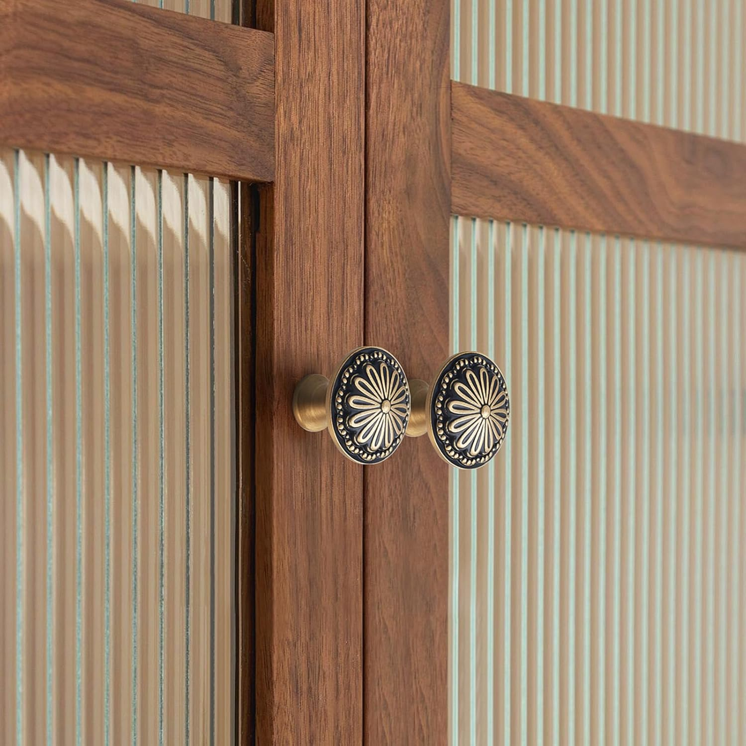 Black and Brushed-Gold Cabinet-Knobs - 5 Pack Flower Brass Drawer Pulls for Dresser Cabinet Hardware image number 2