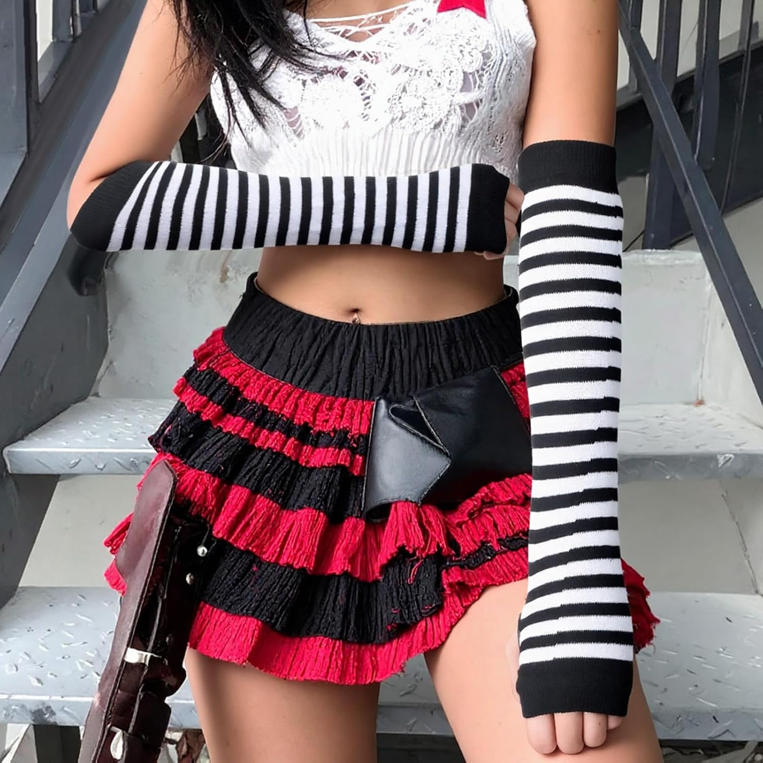 APLZGMG Y2K Striped Arm Warmers, Black & White Long Fingerless Knitted Gloves with Thumb Hole, Harajuku Kawaii Punk Gothic Arm Sleeves for Women & Men