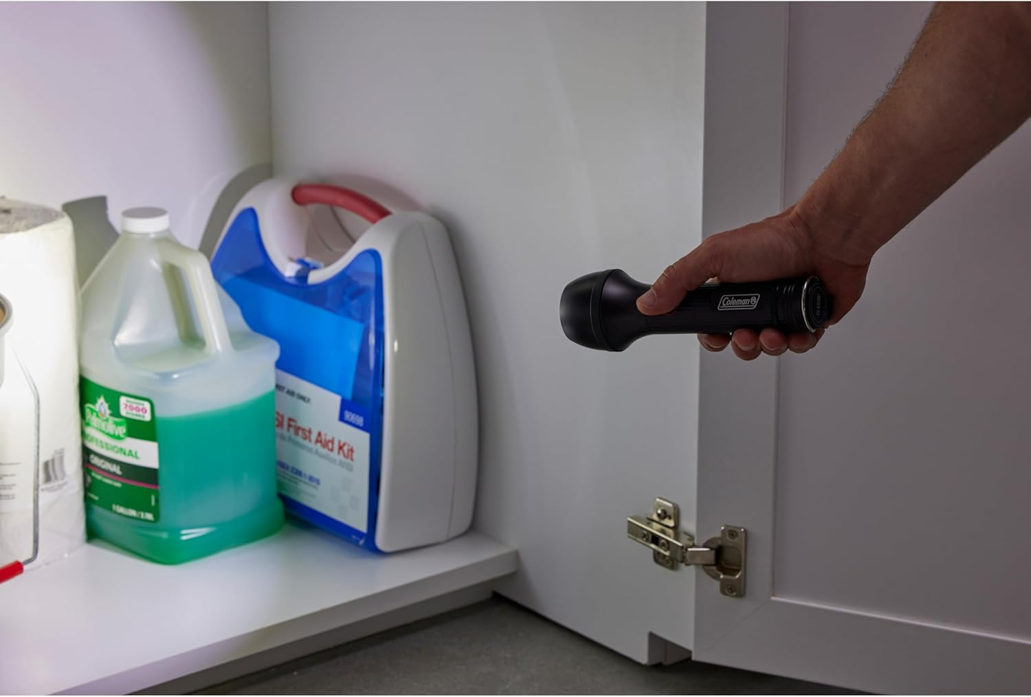 Coleman Classic Rechargeable LED Torch Flashlight | Durable & Lightweight Aluminium Body, Water-Resistant, Black image number 3