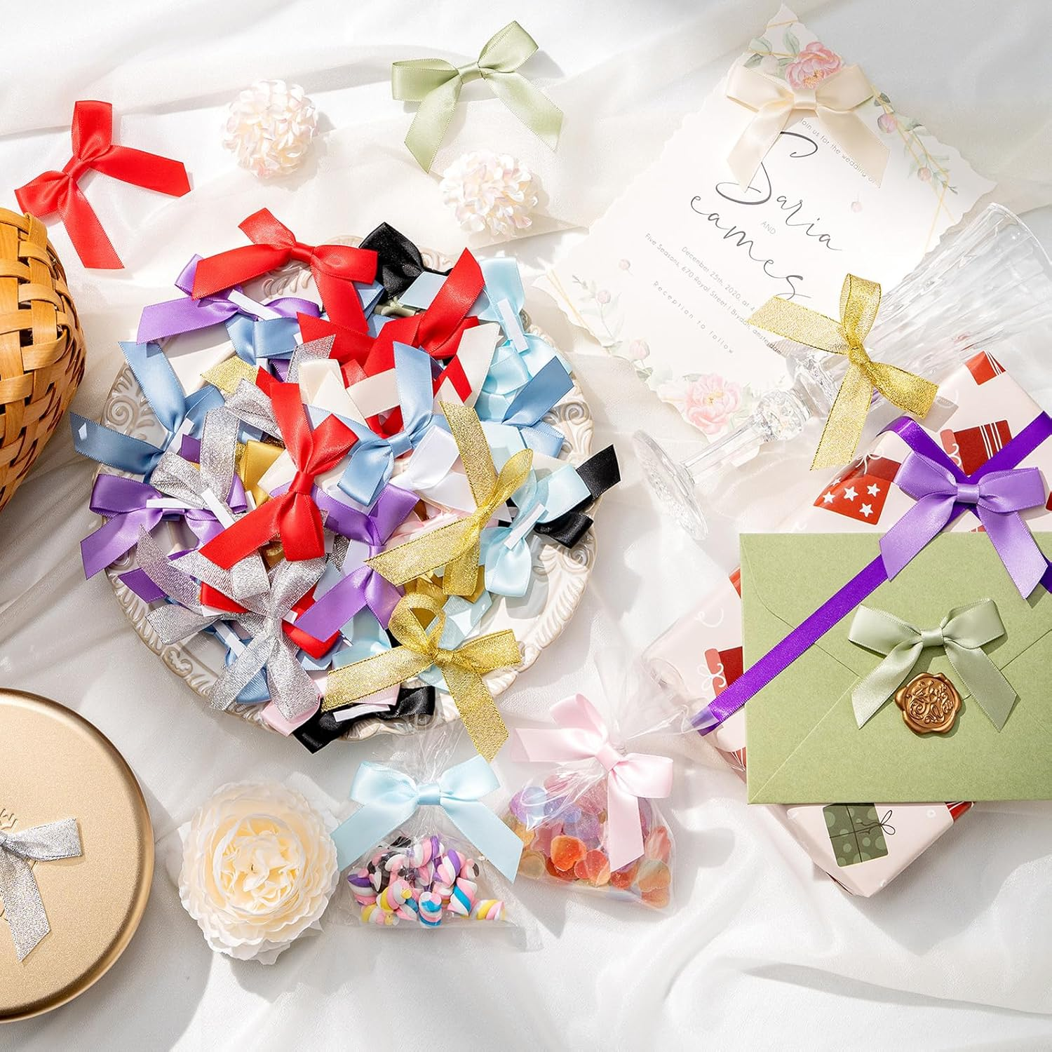 MORSUNBELA 50 Mini Bows,Self-Adhesive Bows Decorations for Party,Gift Wrapping,Crafting,Weddings Cake Decor,Diy Projects,Small Bow,Gold