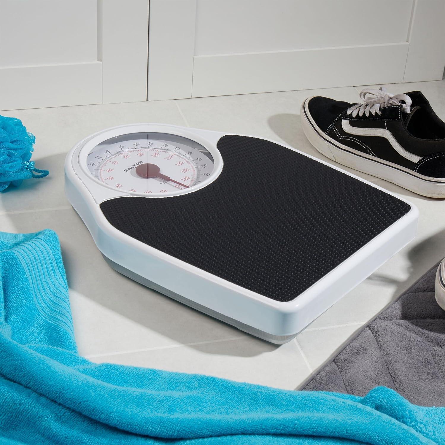 Salter 145 BKDR Mechanical Doctor'S Scales Analogue Fitness Scales Maximum 150 Kg Large Display Non-Slip Platform No Batteries Required Accurate Weighing in Kg, St, Lbs, Black image number 1