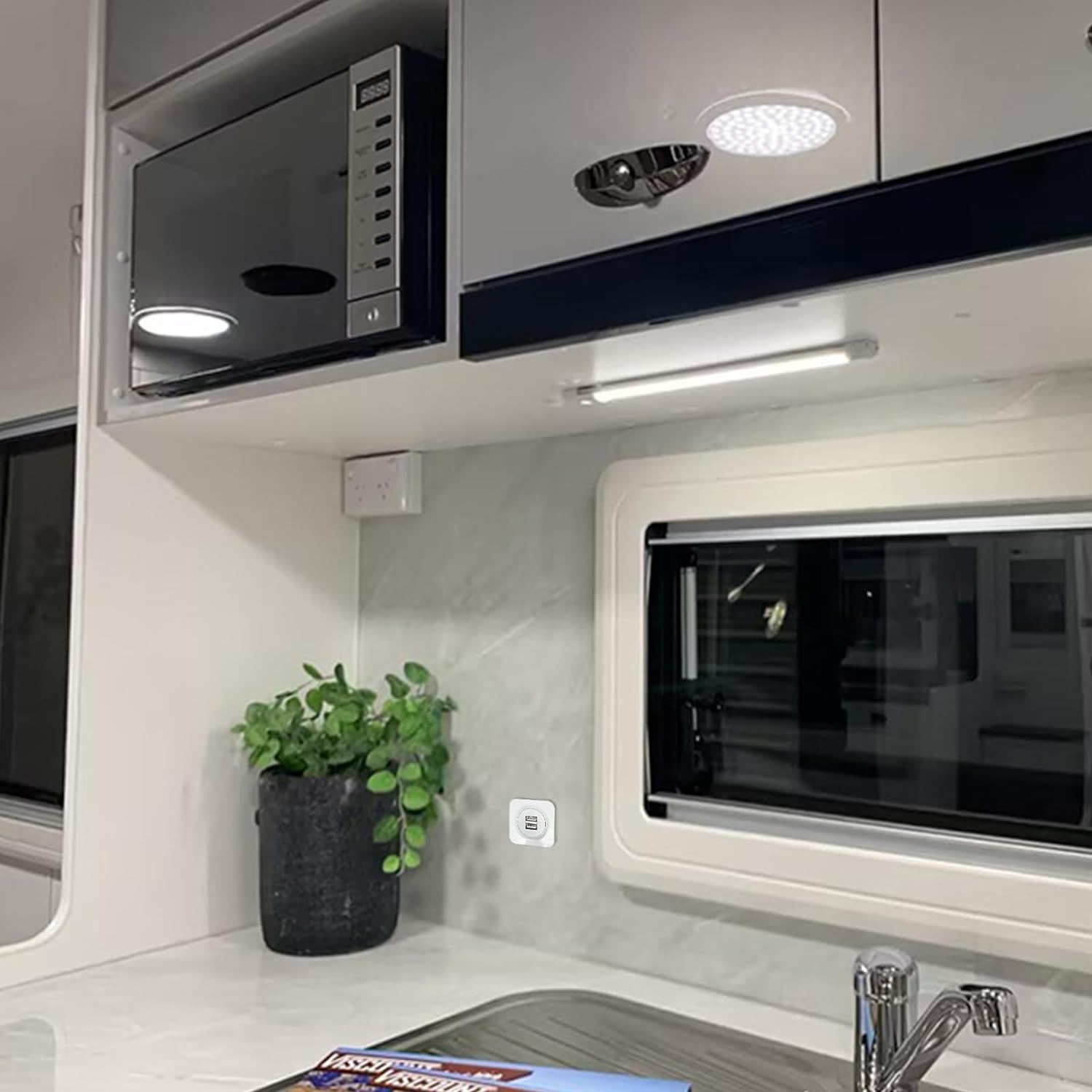 Dream Lighting 12V USB Charger Type a 12V-24V DC Dual USB Portal Wall Charger Caravan Motorhome RV Boat