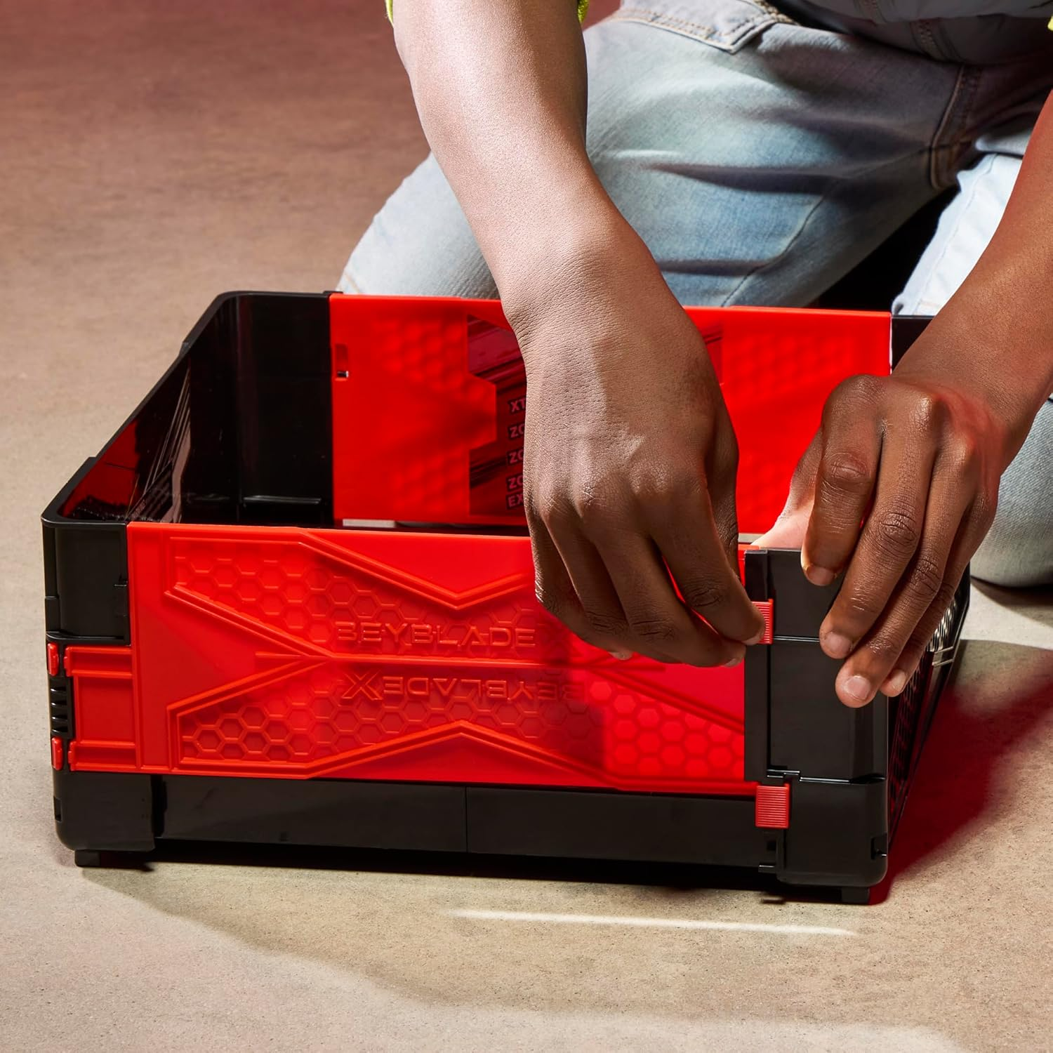 Beyblade X Clash and Carry Beystadium Battle Arena for Beyblade Spinning-Top Toys (Requires Top & Launcher, Sold Separately), image number 6