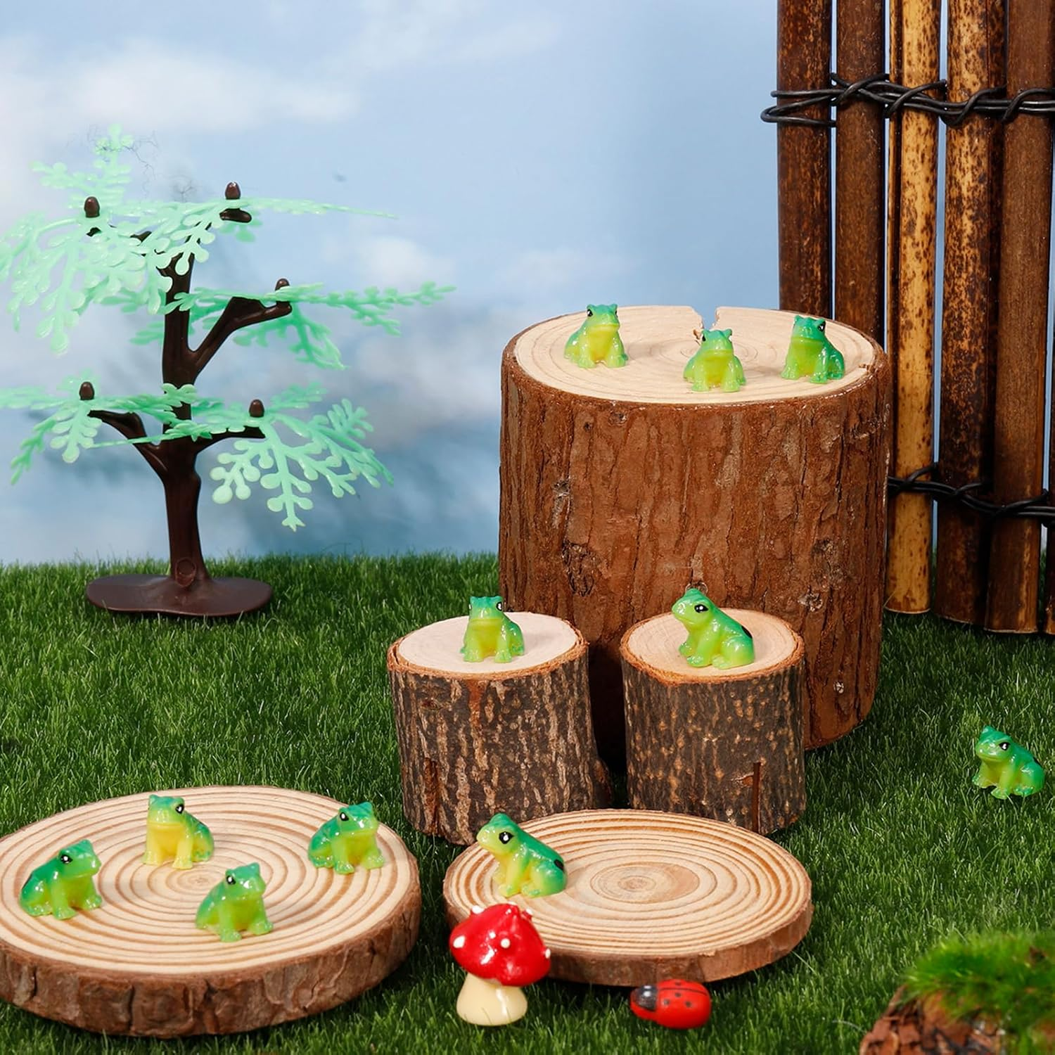 GGSTDDUP 100 Pcs Mini Resin Frogs, Cute Green Frog Tiny Frogs Mini Frogs Figurines Miniature Frogs Animals Figurines Ornament for DIY Crafts Landscape Aquarium Dollhouse Fairy Garden Decor Potted image number 5