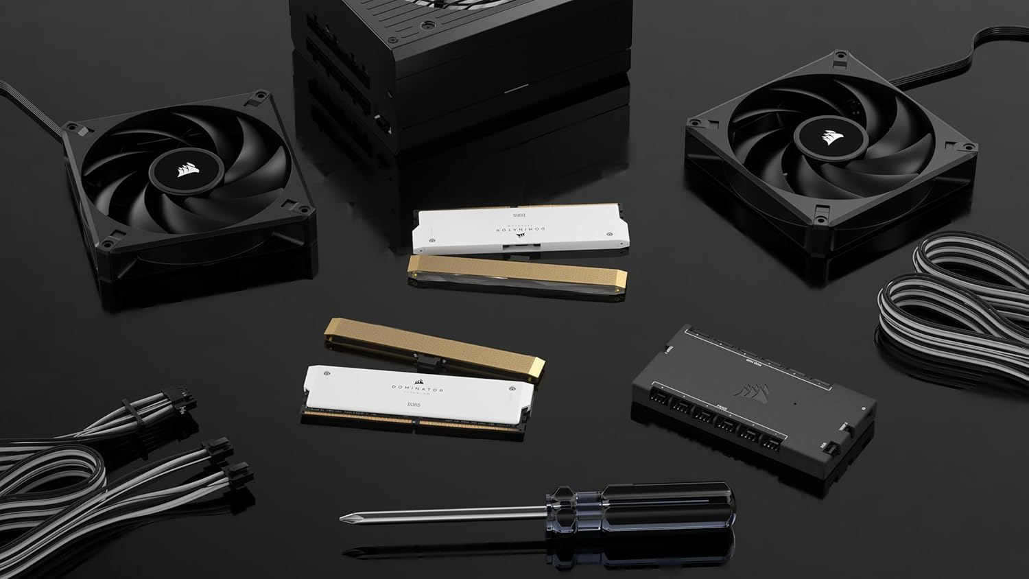 CORSAIR Dominator Titanium Wave Accessory Kit &ndash; X2 RGB LED Lightbar for CORSAIR Dominator Titanium Memory &ndash; Gold image number 3