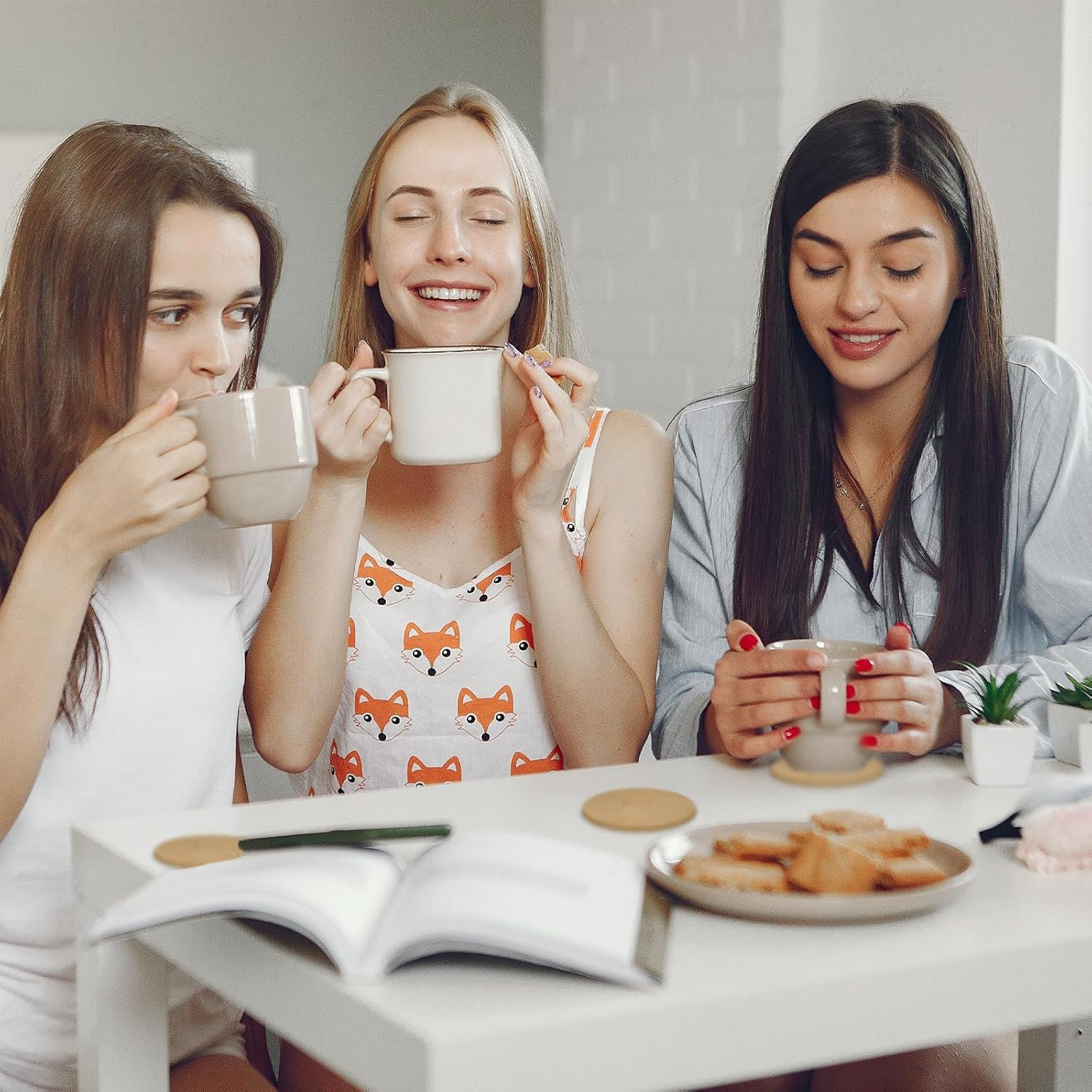 BEZANU round Cork Coasters, 10 PCS Natural Cup Mat for Bar, Cafe, Kitchen and Home (10Cm/3.93In)
