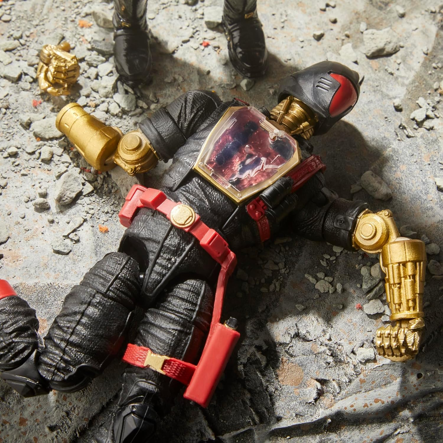 G.I. Joe Classified Series #134, Iron Grenadier B.A.T., Collectible 6 Inch Action Figure with 9 Accessories image number 4