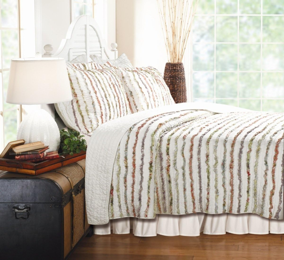 Greenland Home GL-1104YQ Bella Ruffle Quilt Set Full/Queen image number 2