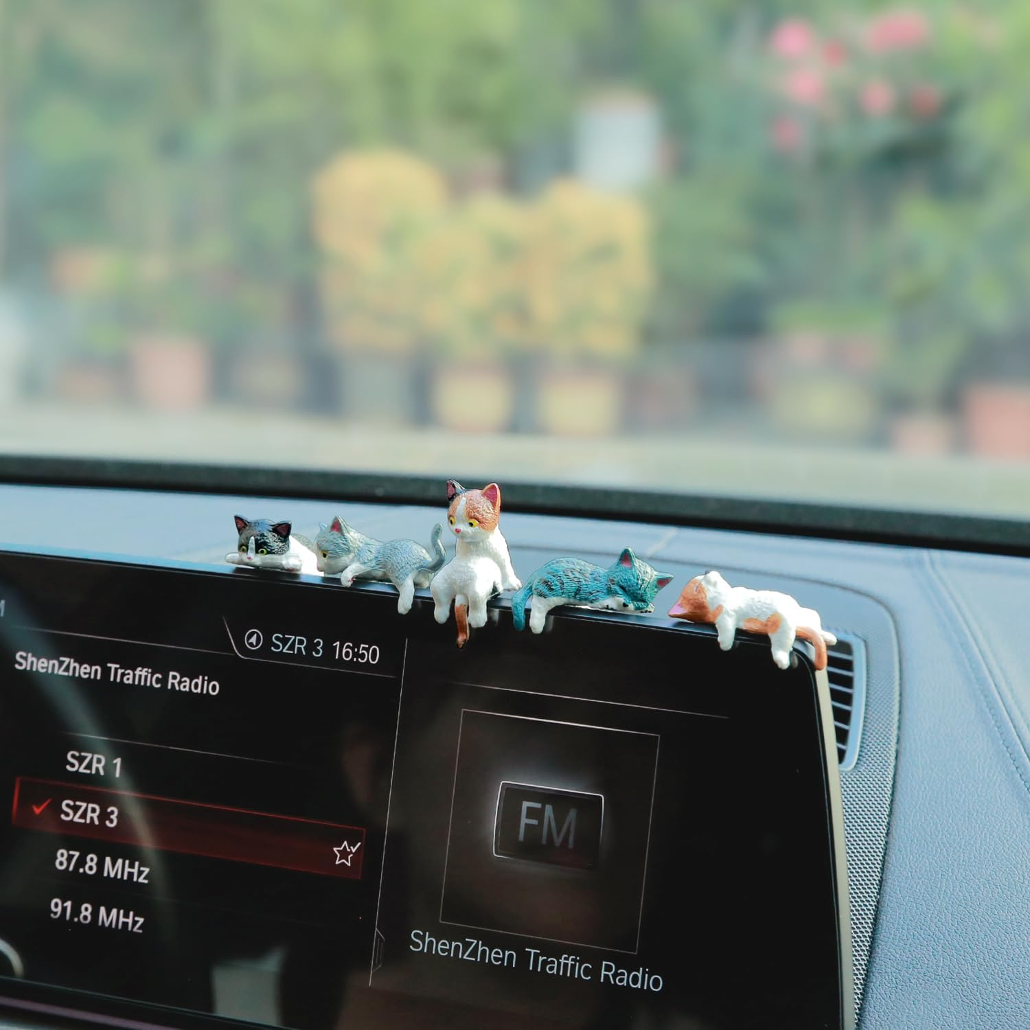 YGMONER 5Pcs Little Cats Figurines Car GPS Screen Decorations Navigation Screen Cute Decor Accessories Resin Kitty Center Display Knickknack image number 1