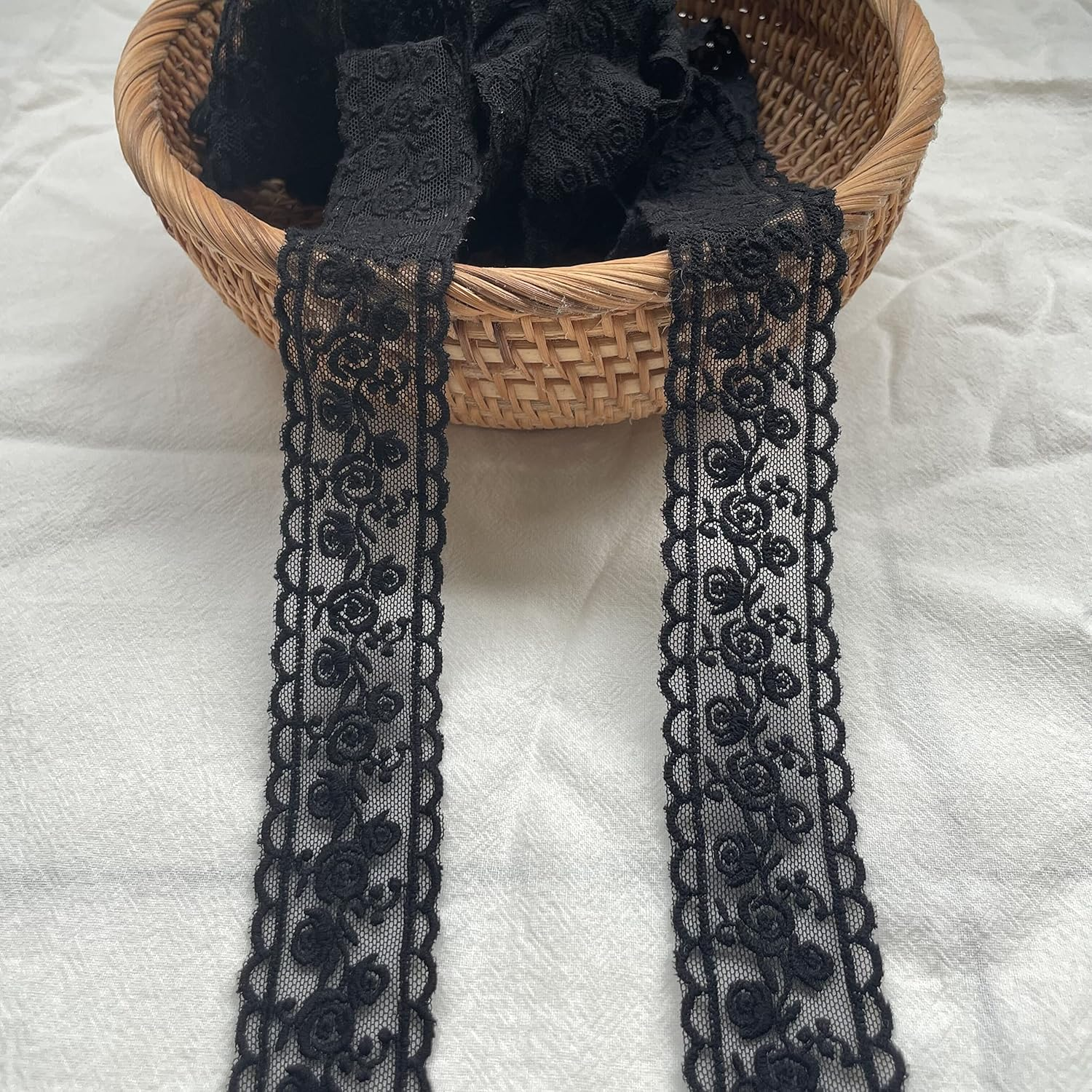 Lace Trim Ribbon, Delicate White Floral Ribbon for Wedding/Bridal Decoration, DIY Craft Sewing, Home Decoration, 5 Yards