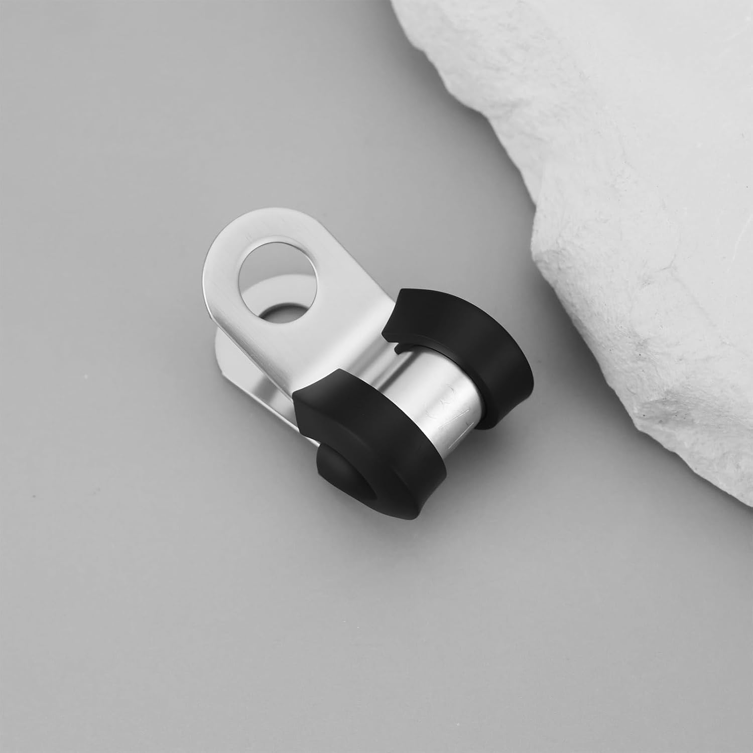 24Pcs Brake Line Clamps Rubber Lined P Clips for 3/16 Pipes Car Tools image number 1