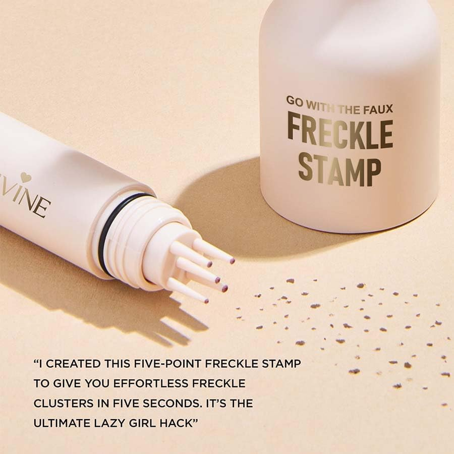 Faux Freckle Stamp,Liquid Freckle Pen, Fake Freckles Stamp Air Cushion, Long Lasting Waterproof Quick Dry Lifelike Magic Freckles Stamp (04 Espresso) image number 1
