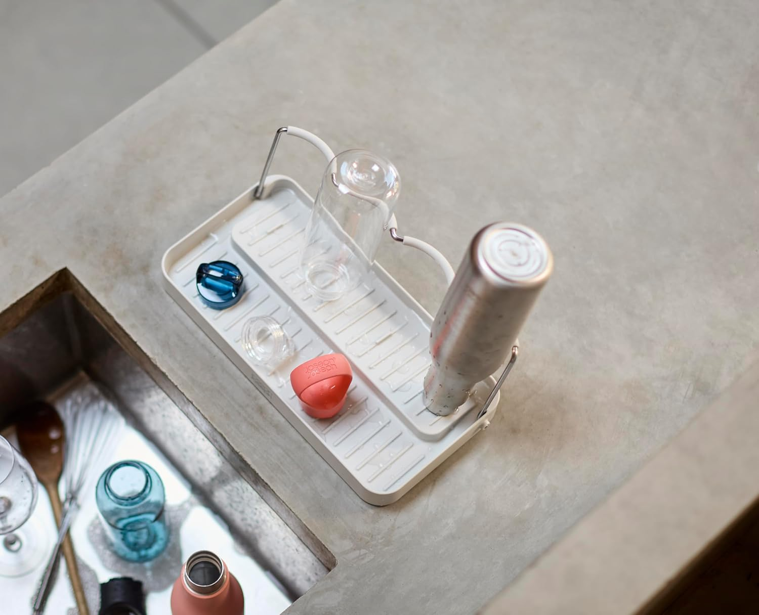 Joseph Joseph Drysmart Folding Water Bottle Drying Rack, Space Saving Draining Board Organiser, Recycled Plastic image number 5