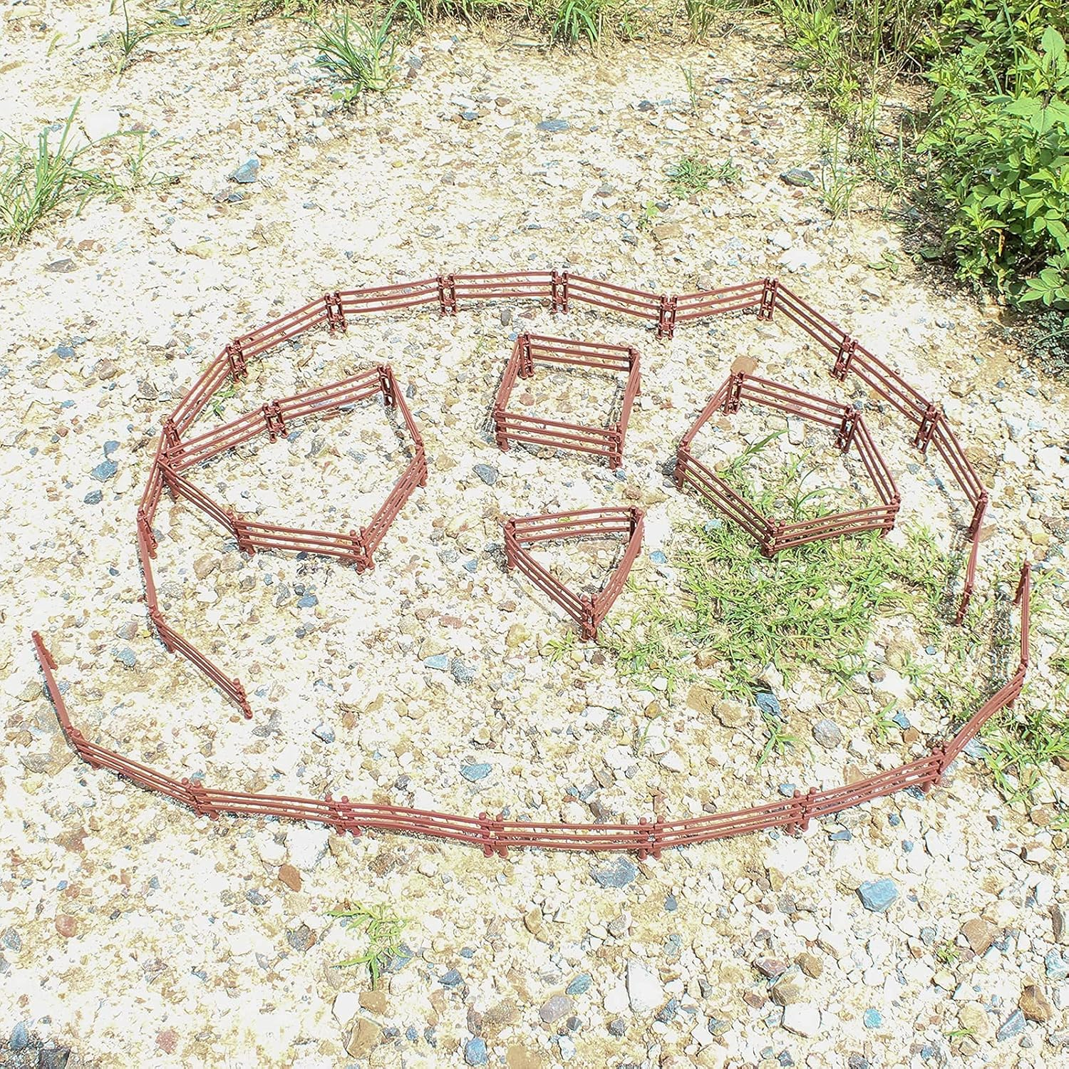 40PCS Corral Fence Toy Accessories Panel Set Farm Corral Fence with Gate Horse Paddock Barn Farm Animals for Toddlers Kids Preschool Educational Gift Sets