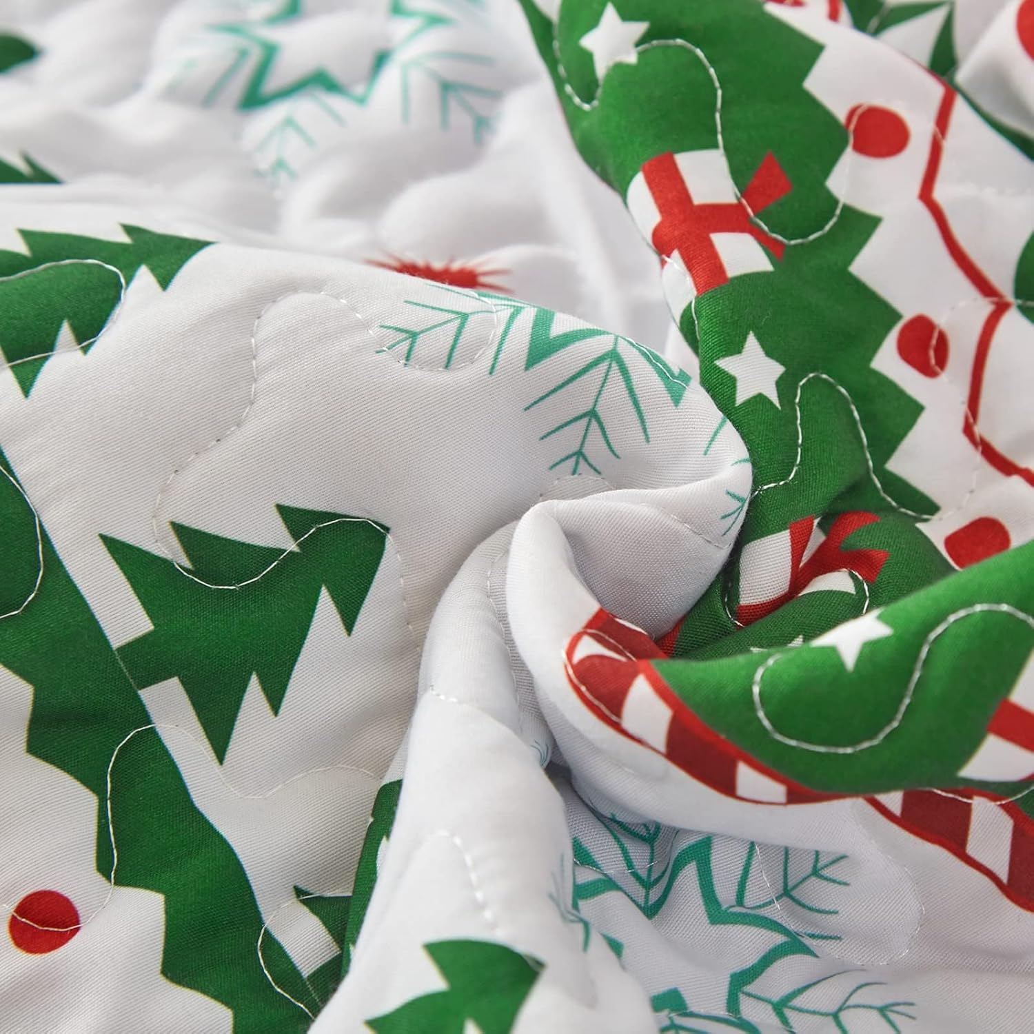 Queen Size Rustic Christmas Quilt Set (White & Green) image number 3