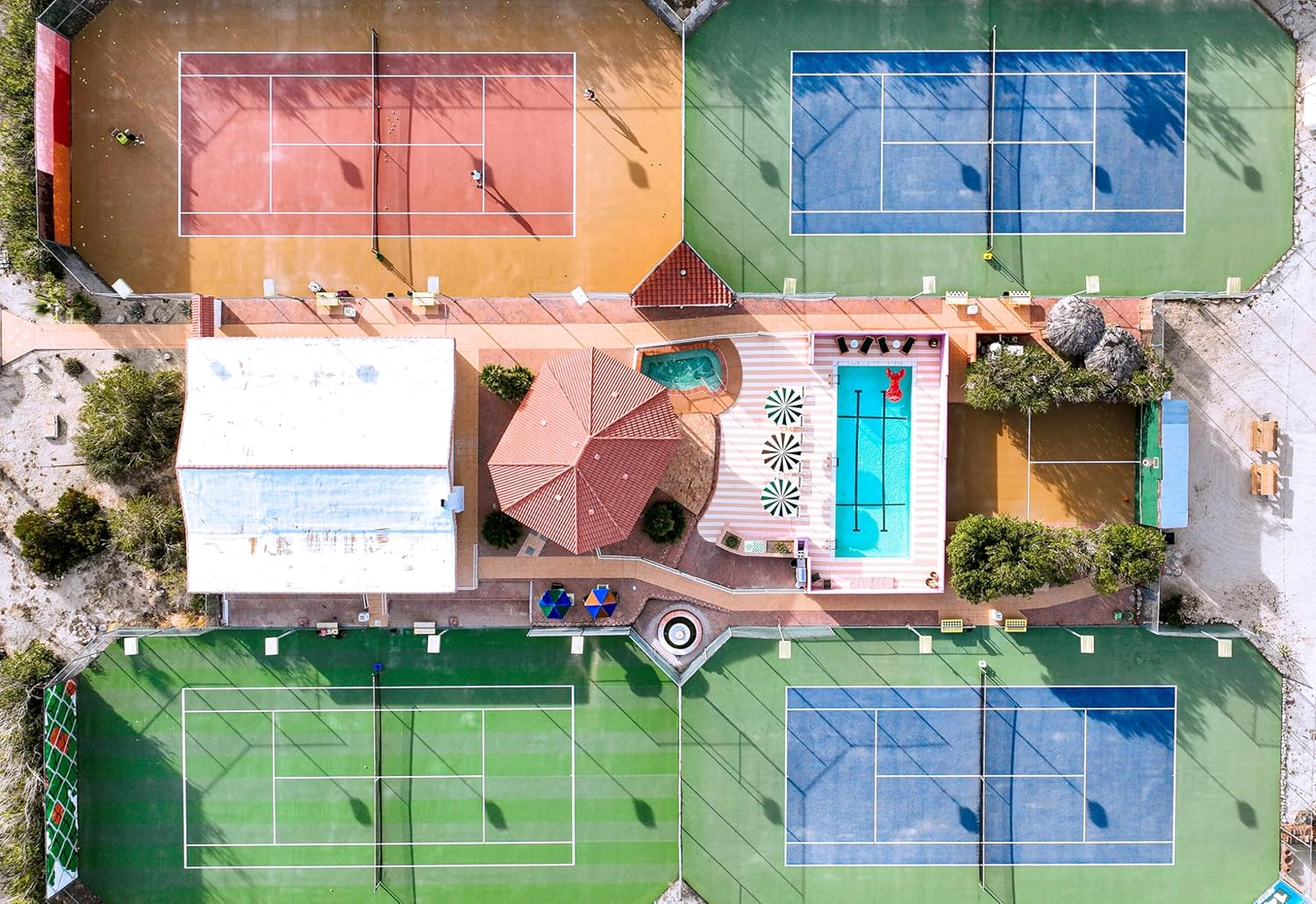 The Tennis Court: a Journey to Discover the World S Greatest Tennis Courts image number 1