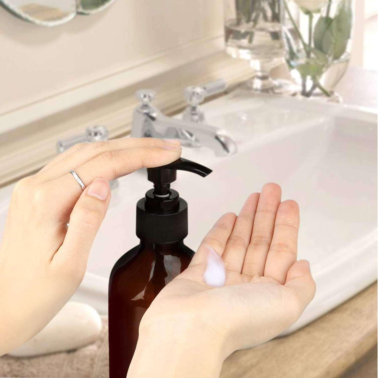 2 X Empty Plastic Pump Bottles Refillable Lotion Shampoo Shower Gel Storage Container Toiletries Liquid Dispenser 500Ml, Green, 500 Ml image number 1