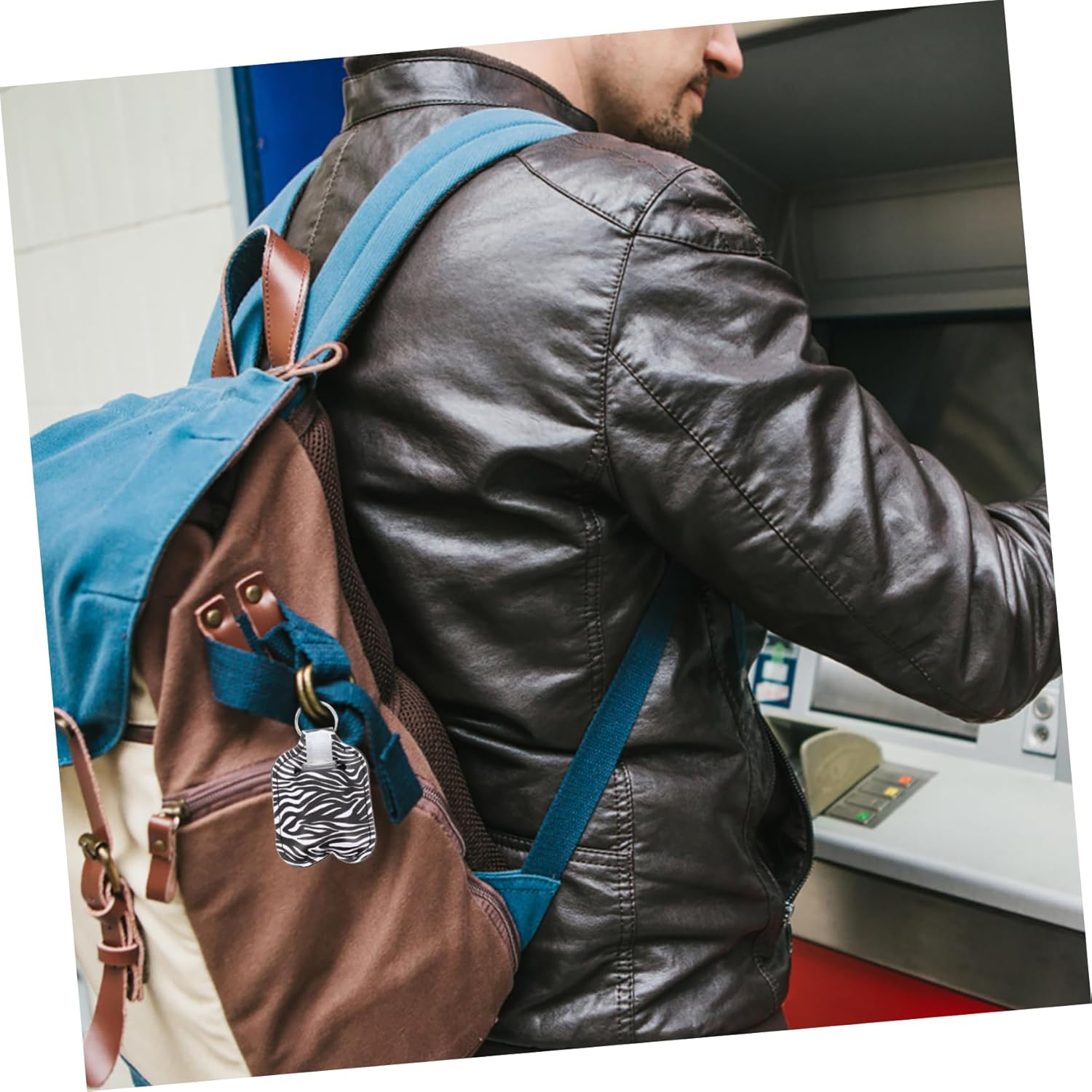 4Pcs Perfume Bottle Set Hand Sanitiser Bottle with Clip Mini Cosmetic Carrier Travel Bottle Covers Portable Hand Lotions Gel Locket Keychain Travel Bottles Liquid Suitcase Leather image number 6