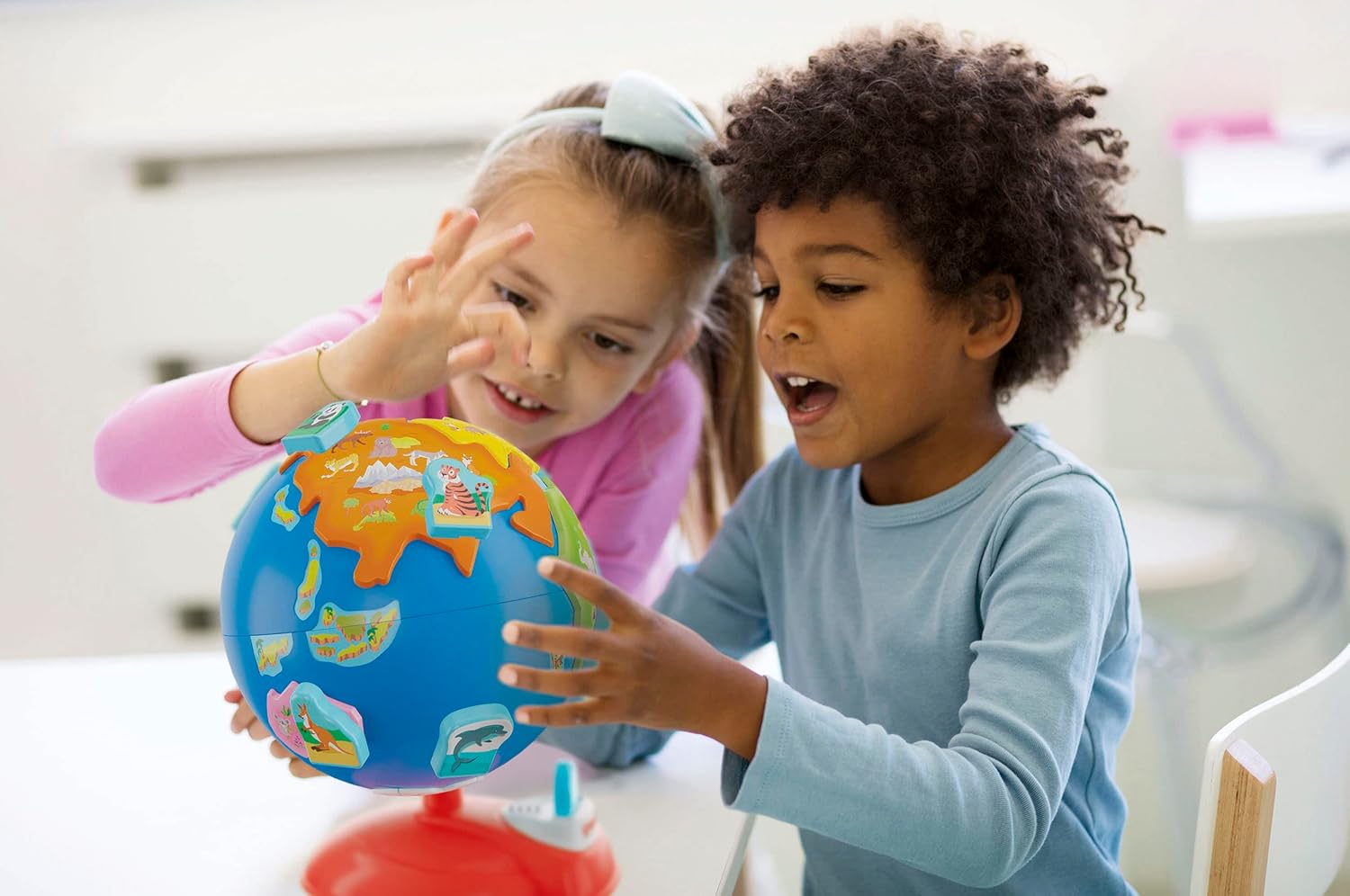 Clementoni 61366 First Interactive Digital Children Age 3, Educational Toys, Globes World, English Version-Made in Italy, Multicoloured image number 3