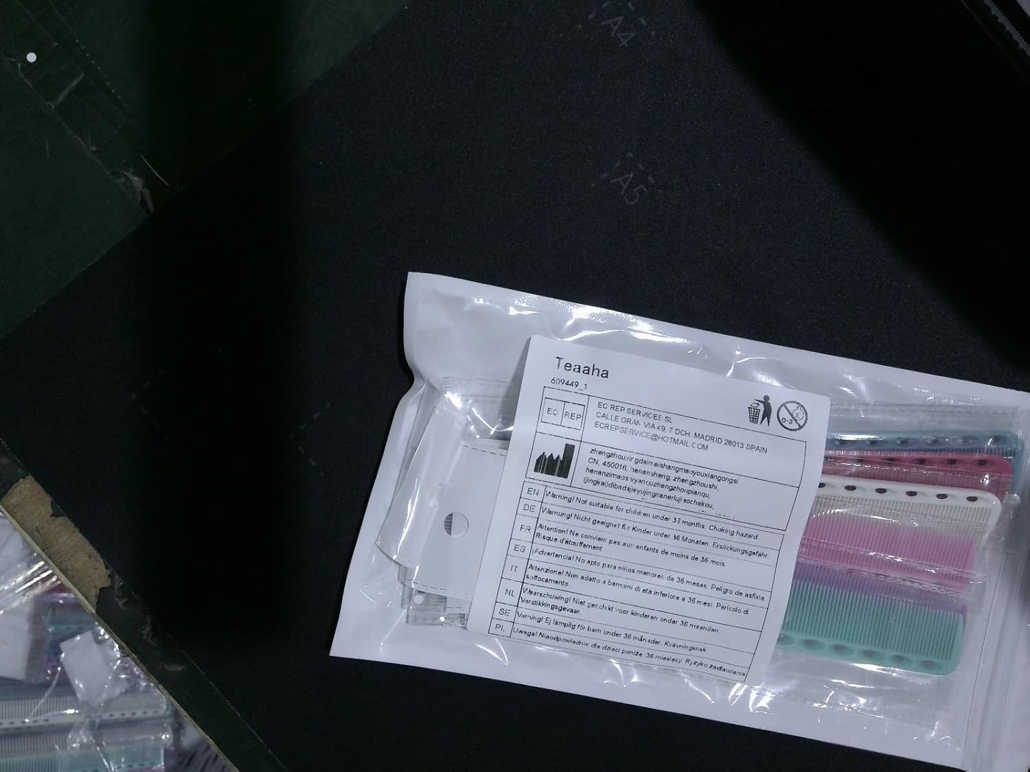 Pack of 6 Carbon Hair Cutting Combs, Colour, 2-In-1 Carbon Comb, Colourful, Carbon Styling Comb, Antistatic Hair Comb, Styling Combs for Men and Women, Thick, Thin, Curly, Straight Hair (Colour) image number 2