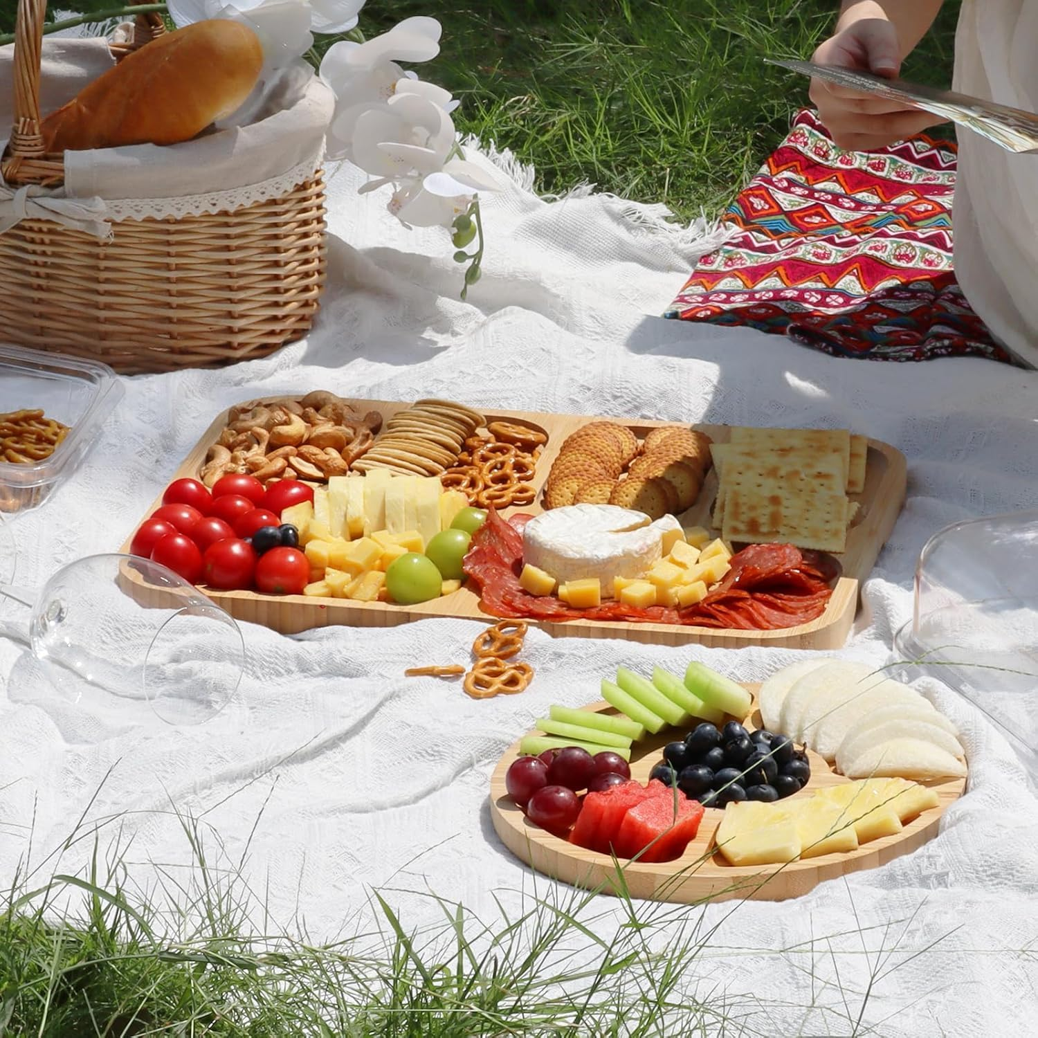 Portable Charcuterie Boards, Cheese Board Bamboowith Locking Lid,Handle and Compartments,Cheese Platter, Bamboo Cutting Board for Kitchen, Picnic, Camping, Party image number 6