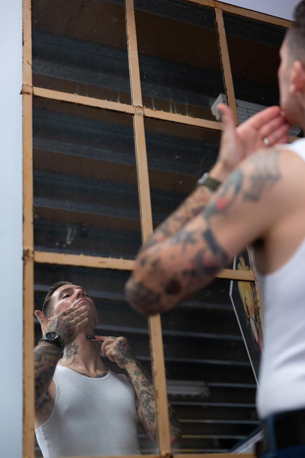 Uppercut Deluxe Clear Shave Gel, Mens Shaving Gel to Cool and Soothe Skin for a Precise Shave, Lightweight and Hydrating Formula, Ideal for Normal and Oily Skin 240Ml