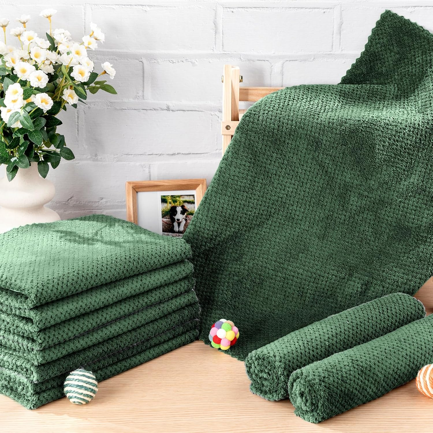 Vitalcozy 10 Pcs Waterproof Guinea Pig Pee Pad Guinea Pig Cat Dog Blankets Hamster Cage Liners Accessories Coral Fleece Small Animals Blankets Bedding Mats Sleep Pad Cover (Dark Green,12 X 12 Inch) image number 6