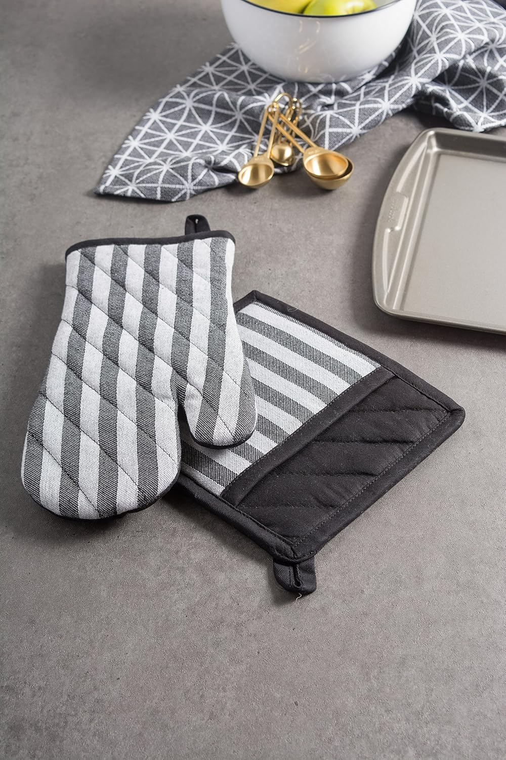 DII Cotton Heat Resistant Kitchen Pot Holders Set, (Set of 2-8X8.5), Farmhouse Chic Geometric Design, Heat Resistant and Machine Washable for Every Home Kitchen - Stripe