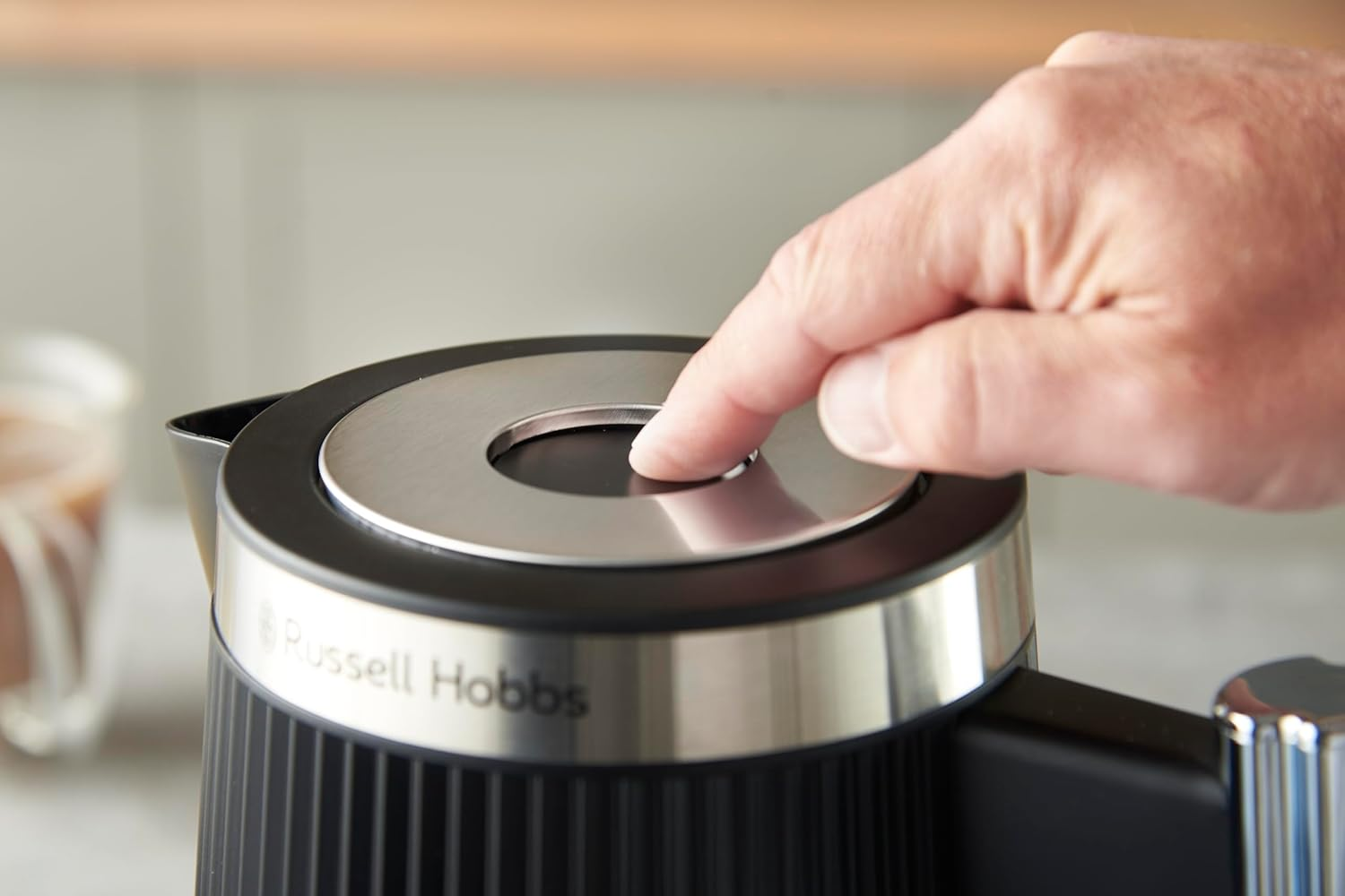 Russell Hobbs Bronte Kettle, RHK2675BLK, Distinctive Design, Internal Illumination, Perfect Pour, Push-To-Open Lid, Black image number 1