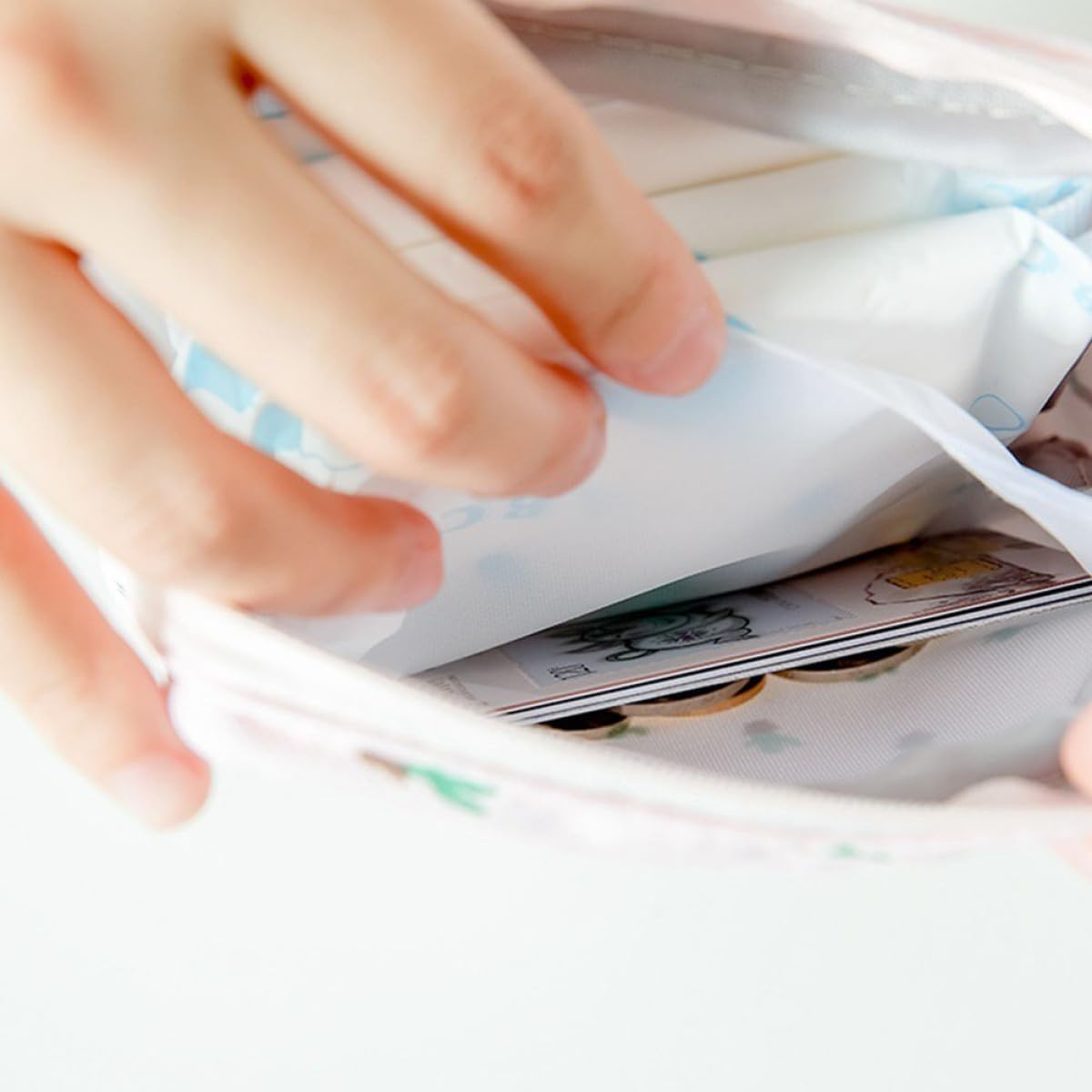 DINHEAROM 2Pcs Waterproof Sanitary Napkin Bags for Women Travel, Reusable Tampon Bags with Large Capacity, Portable Period Pouches for Outdoor and Household Use, Blue Plaid Cactus Pattern image number 4