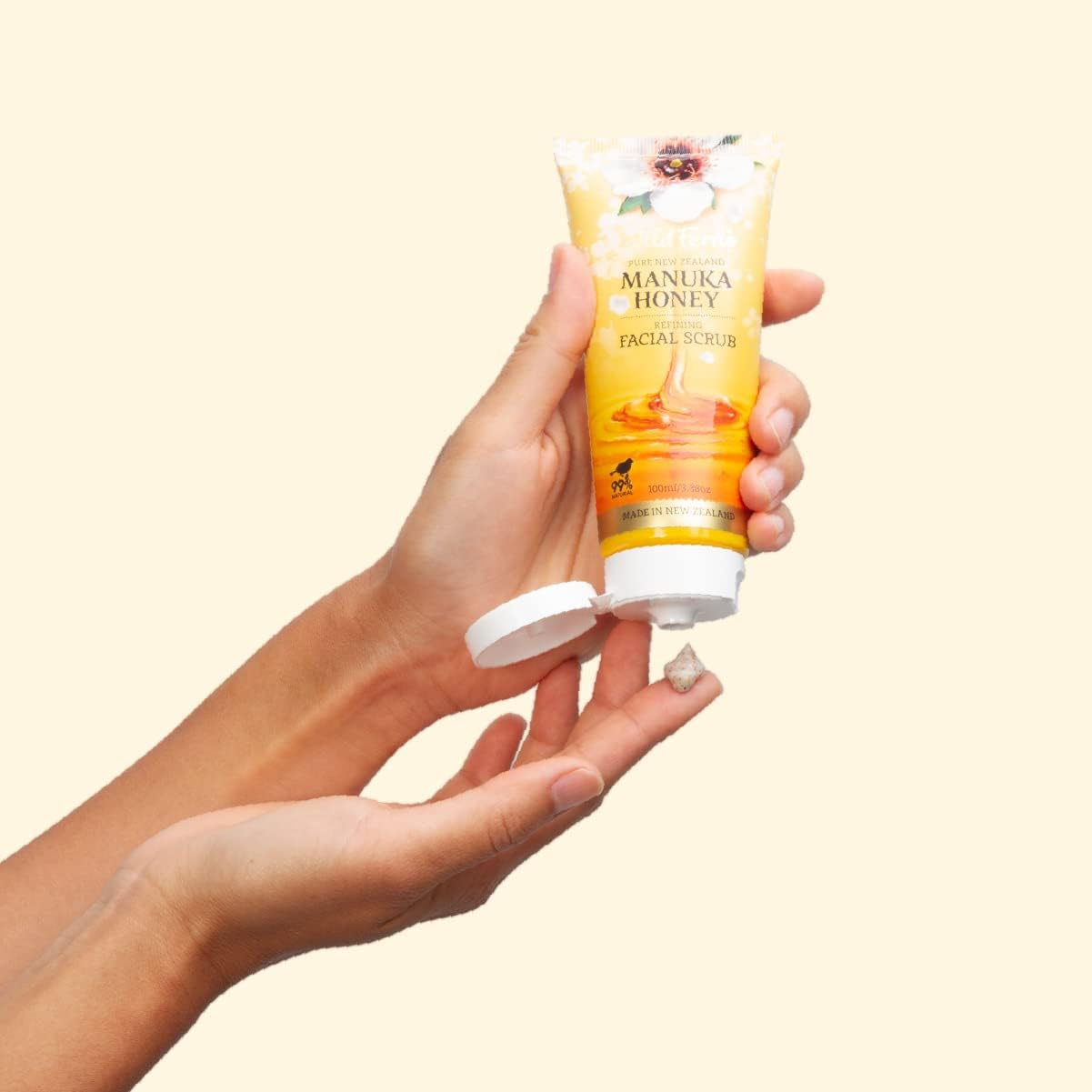 Wild Ferns Manuka Honey Refining Facial Scrub, 99% Natural, 100Ml image number 4