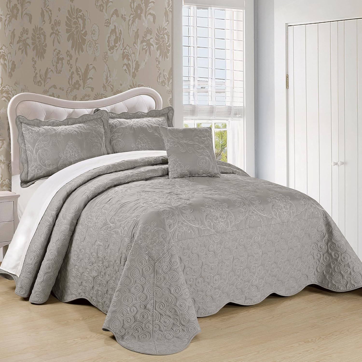 Serenta Damask 4 Piece Bedspread Set, King, Antique White