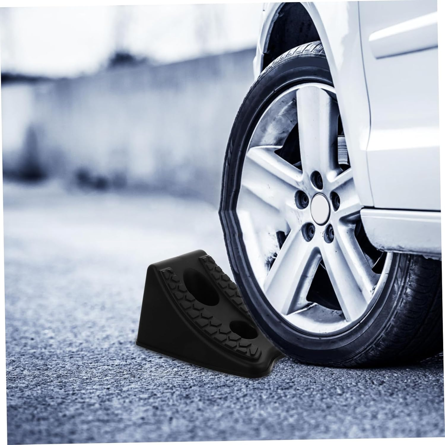 SOLUSTRE Heavy Duty Car Wheel Chock Slip Resistant Block for Automotive Use Black image number 4