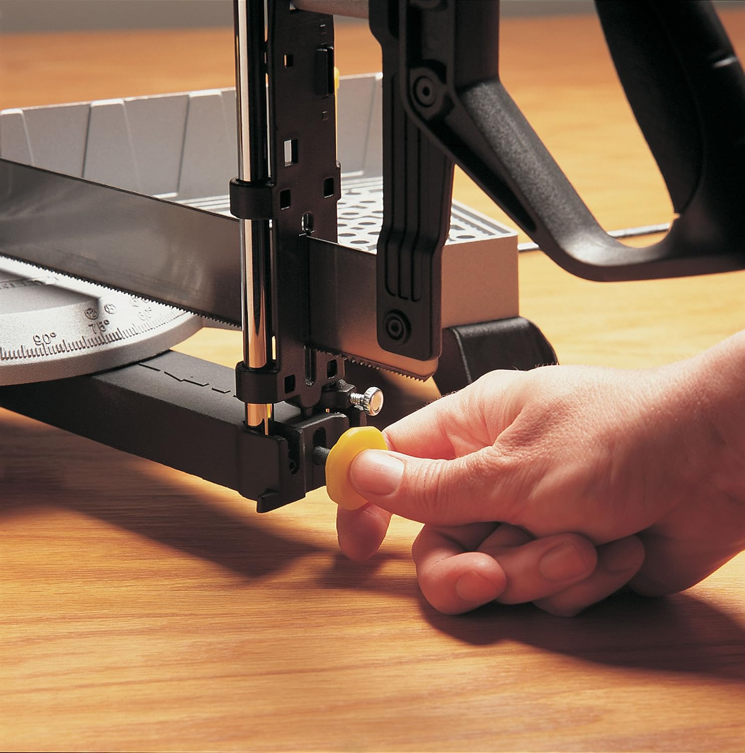 Stanley 1-20-800 Adjustable Mechanical Mitre Box, Multicolor, Pack of 1 image number 4