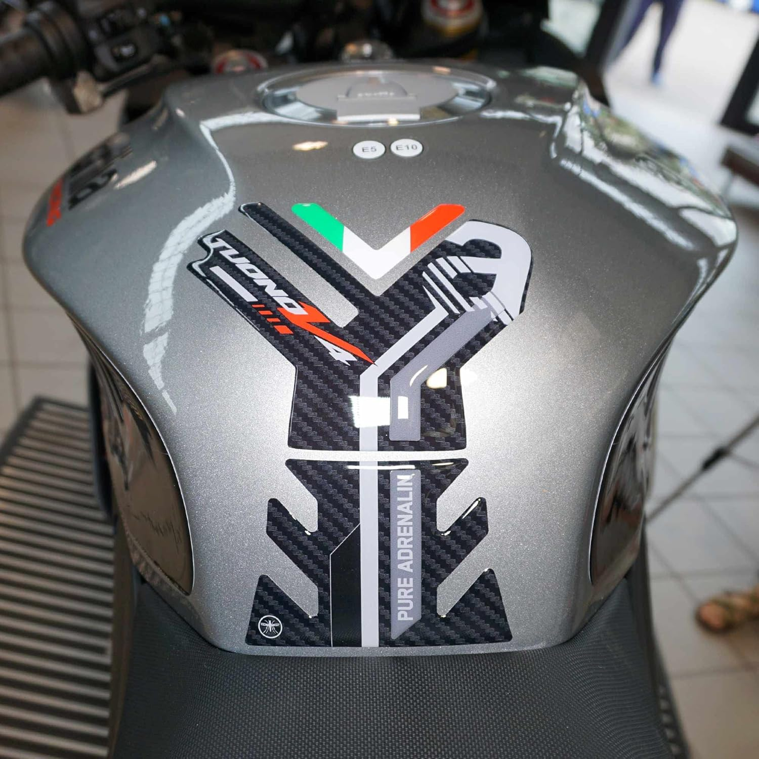 Labelbike - Sticker 3D Motorcycle Tank Pad Protection and Decoration in Resin Compatible with Aprilia Tuono V4 1100 2021-2025 - Color Carbon Black Grey Gold Red