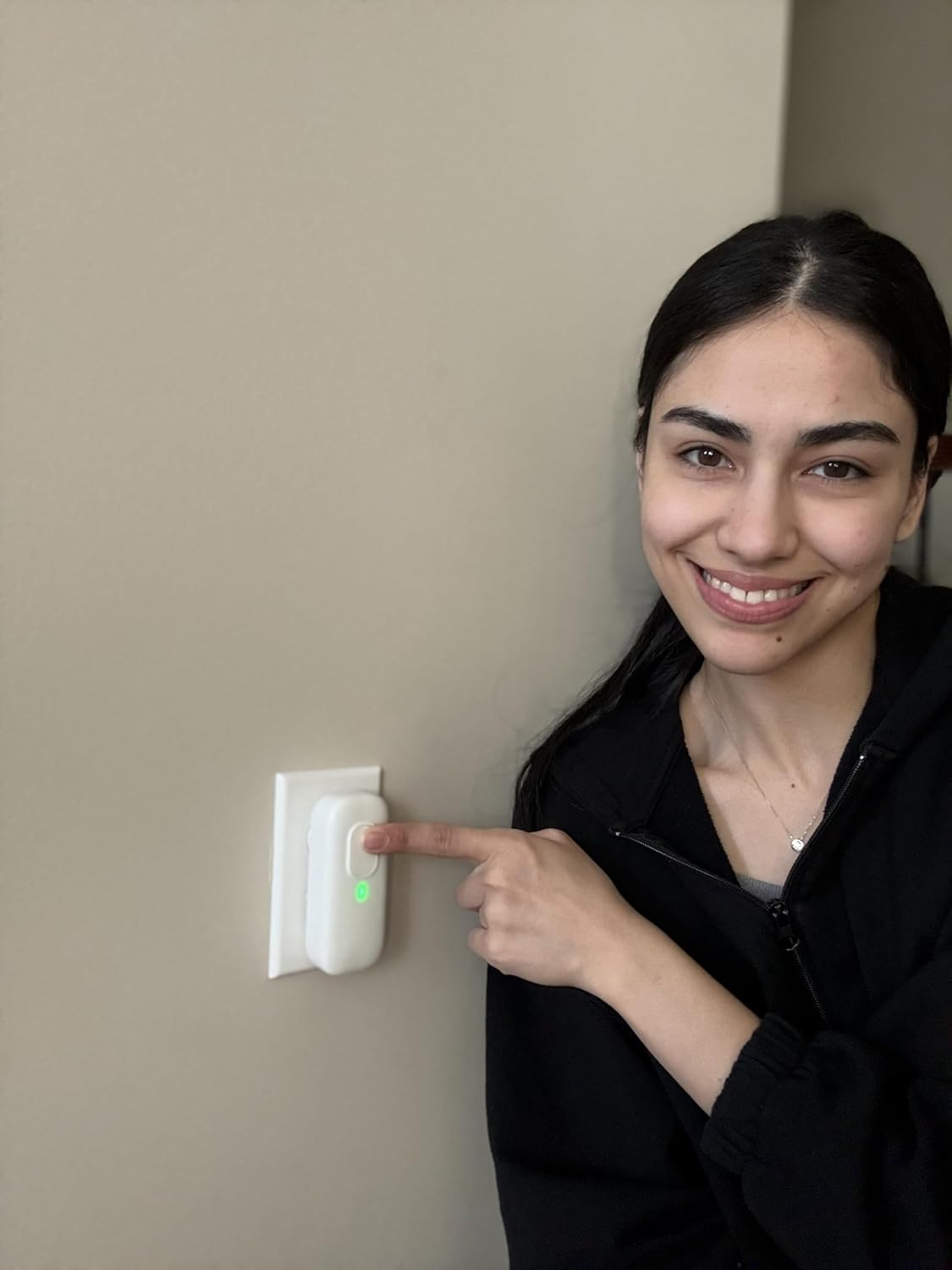 Pest Defence Ultrasonic Pest Repeller, Bye Critter Ultrasonic Pest Repeller Plug-In Mouse Repellent for Home &ndash; Repels Mice, Spiders, Rodents, Cockroaches, and Ants &ndash; Eco-Friendly, Chemical-Free image number 6