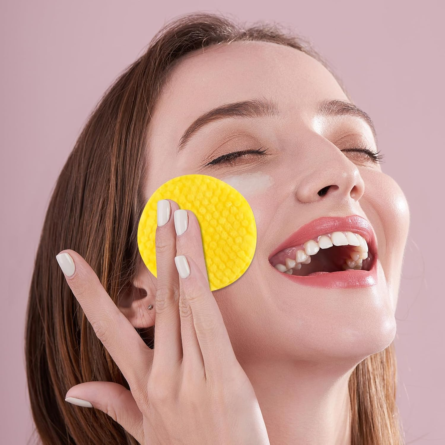 Balance Skin Oil and Water with Turmeric Cleansing Pads （40 Pads a Pack）- Brighten and Nourish Your Skin with Natural Ingredients image number 4