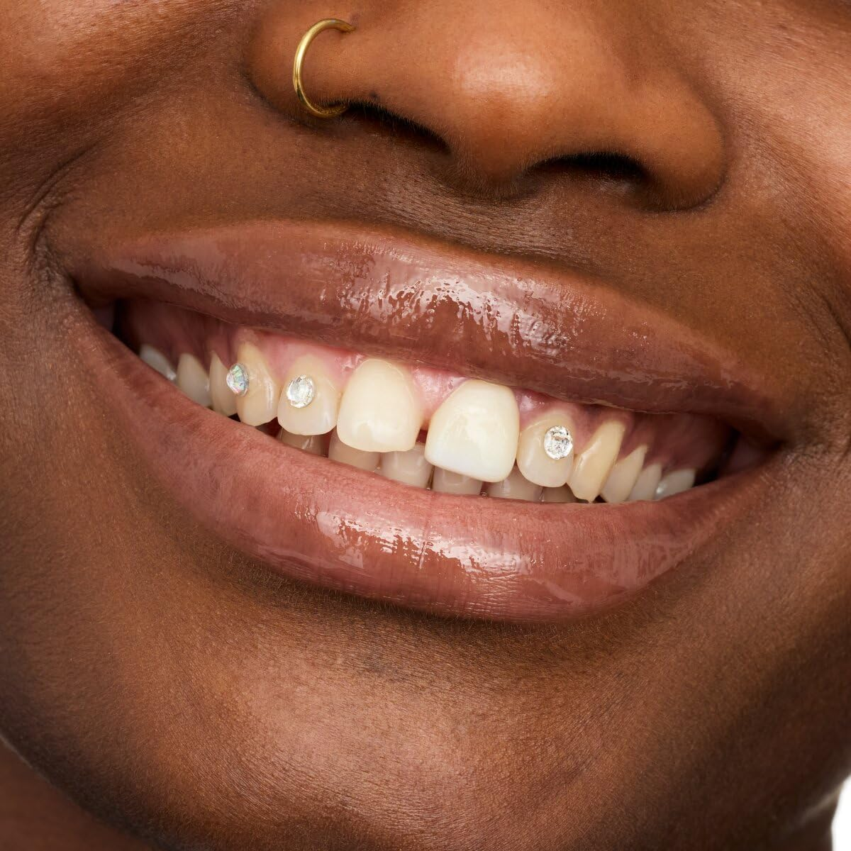 Essence Cosmetics Extreme Shine Volume Lipgloss 0.5 Ml, 02 Summer Punch image number 2