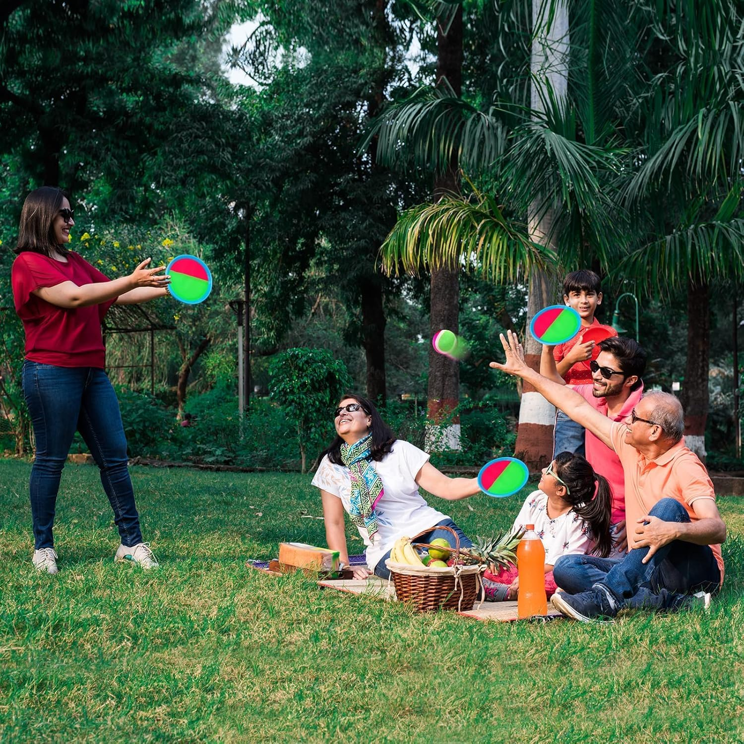 Beach and Water Toys - Toss and Catch Balls Game with Waterproof Velcro, 4 Paddles and 2 Balls - Pool and Outdoor Games for Kids and Adults image number 1
