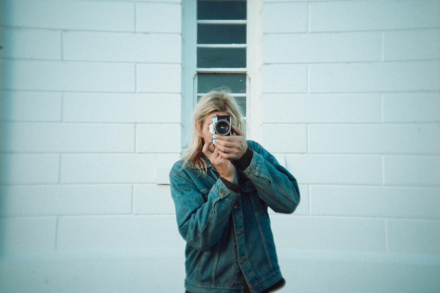 Polarpro - Lightleak Lens - the ONE - 28Mm - F11 - Camera Lens - Adjustable Lightleak - Timeless Effect - Fuji X Mount image number 5