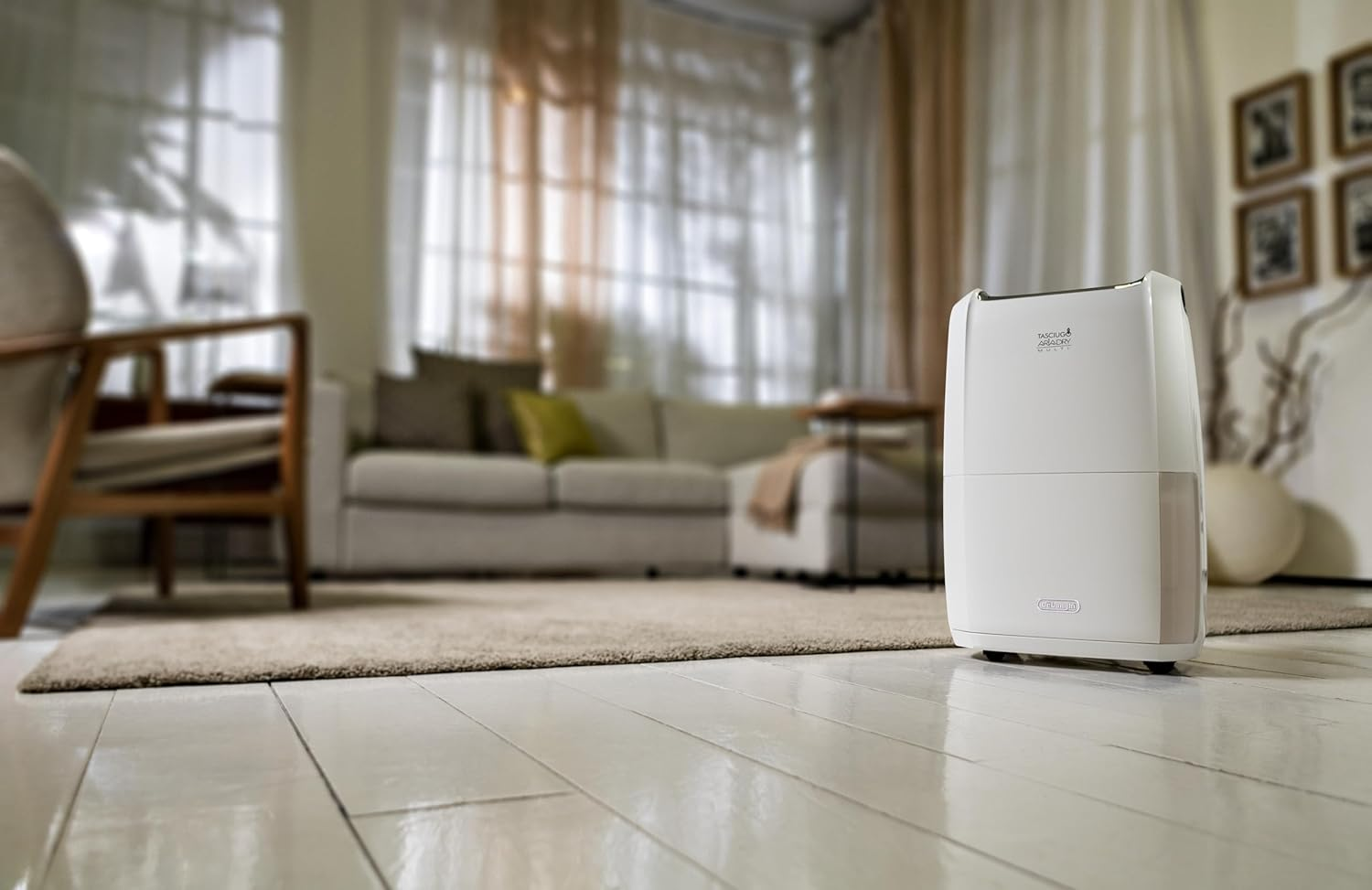 De'Longhi Tasciugo Ariadry Multi Dehumidifier DDSX225W-WH, Portable Dehumidifier with 2-Action Filtration, Dry Function, 25L/Day Moisture Absorption, R290, Removable Transparent Tank, White image number 1