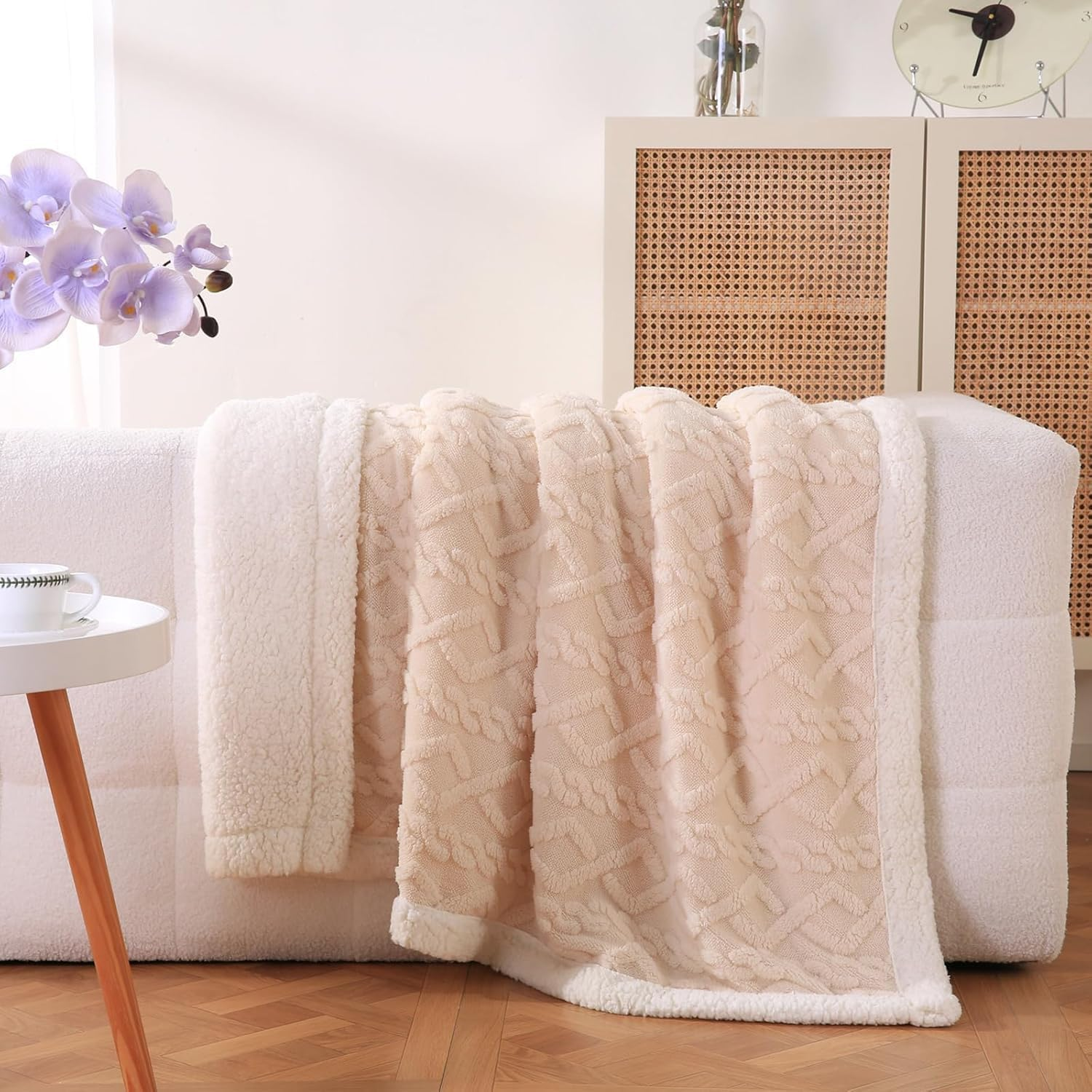 Funtaki Sherpa Luxury Throw Blanket for Couch Sofa, Fleece Tufted Fluffy Soft Cozy Blanket for Bed, Thick Warm Blanket for Winter All Seasons, Cream White, 180&times;200Cm image number 6