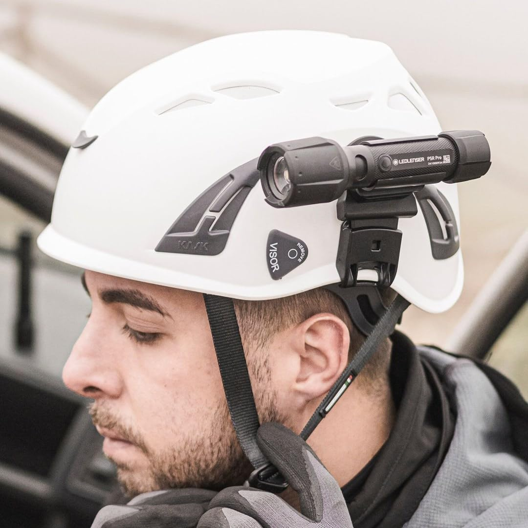 Ledlenser P5R Pro LED Rechargeable Torch, Pocket Size, Super Bright 750Lm, USB-C High CRI Work Light, 280M Adjustable Focus, Long Lasting 18 Hour Battery, IP68 Waterproof for Workshop Garage Mechanic image number 3