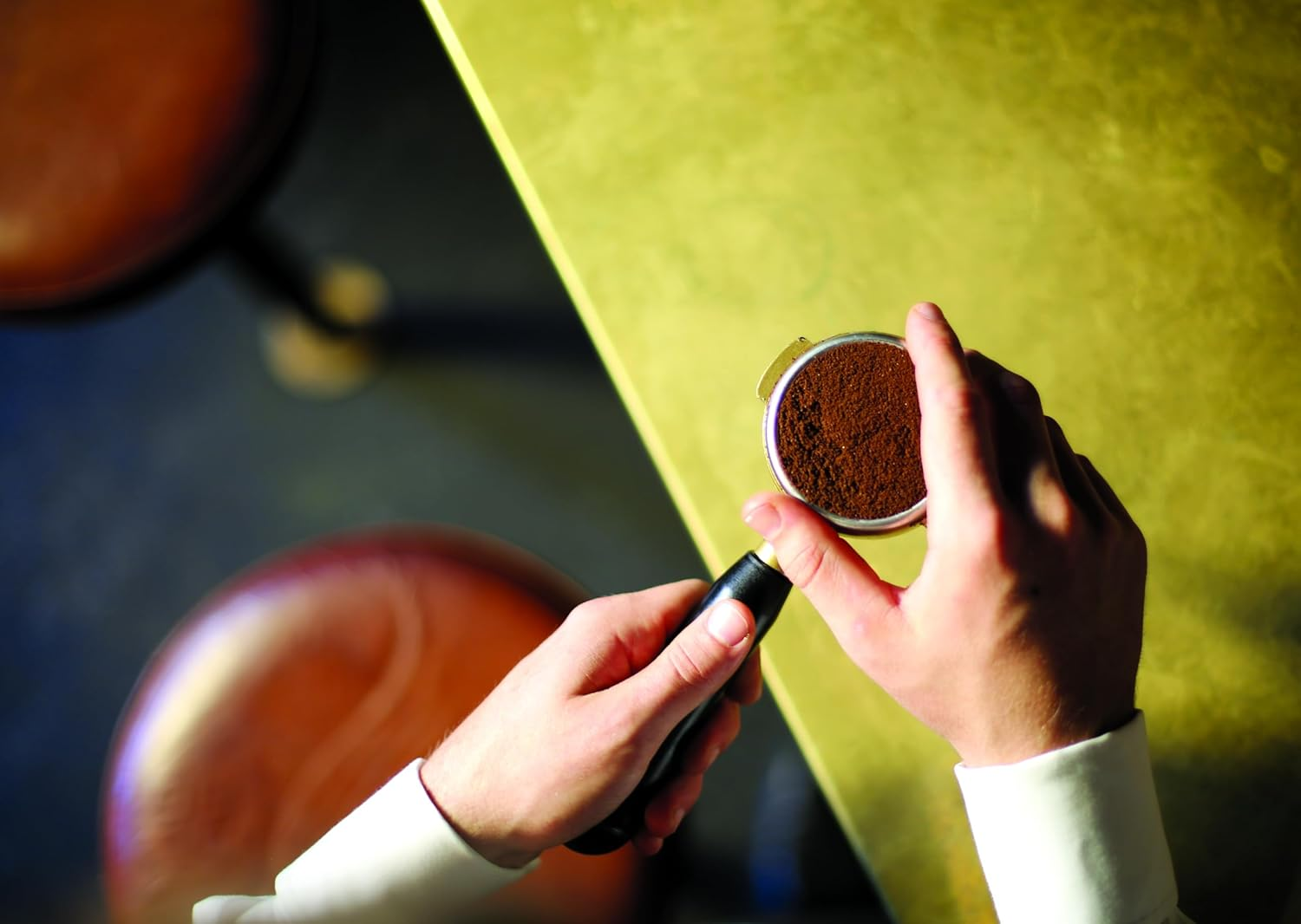 Vittoria Coffee 100% Arabica Naturally Decaffeinated Coffee Beans. 99.9% Decaf 500G. Grape-Winey Tasting Notes with Medium-Dark Roast Intensity. Chemical Free. image number 2