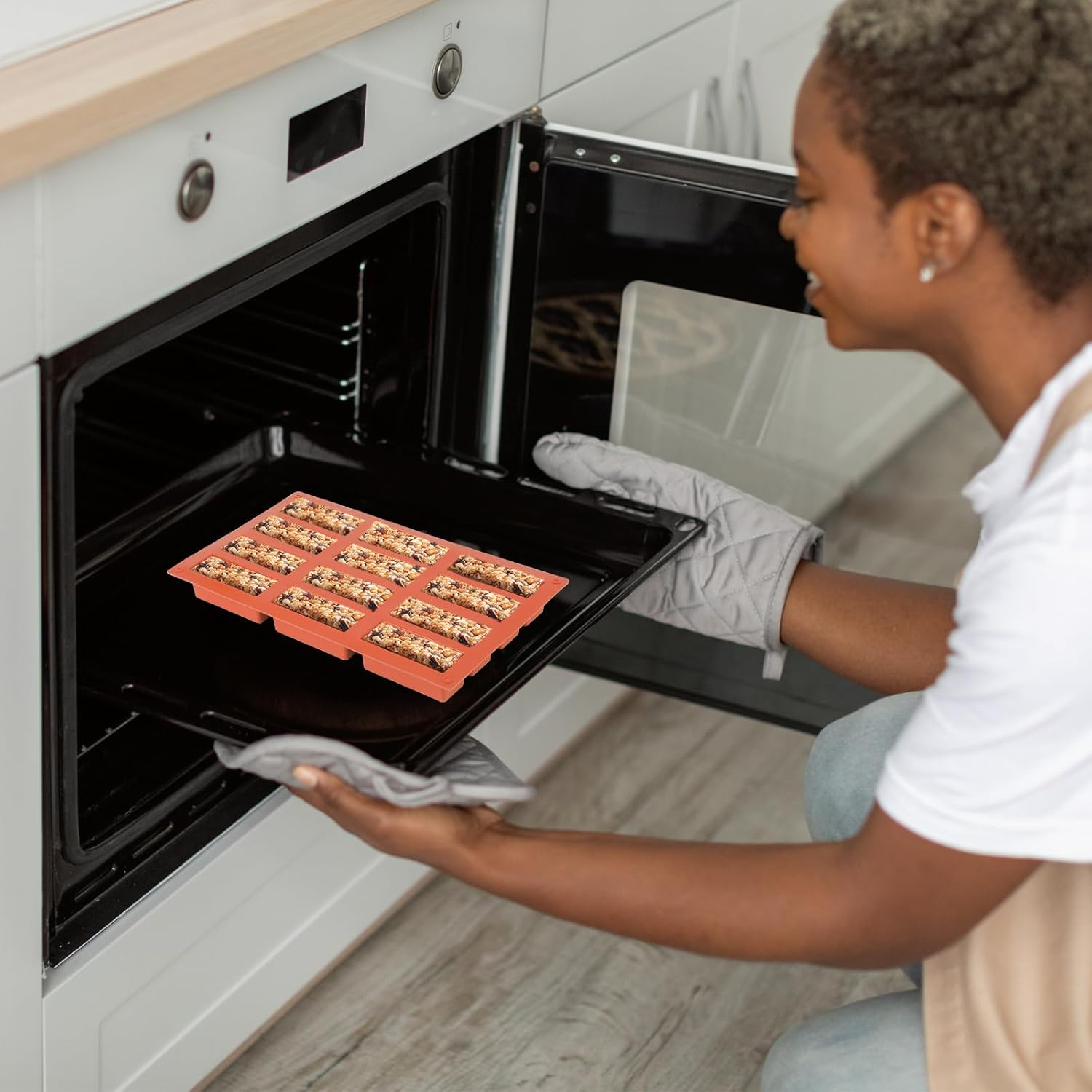 Pack of 2 Cereal Bars Baking Mould, Silicone, 12 Cavities Bar Silicone Mould, Non-Stick Silicone Mould, Rectangular Cereal Bar Mould for Energy Bars, Brownies, Cheesecakes, Muffins, Pudding and More. image number 1